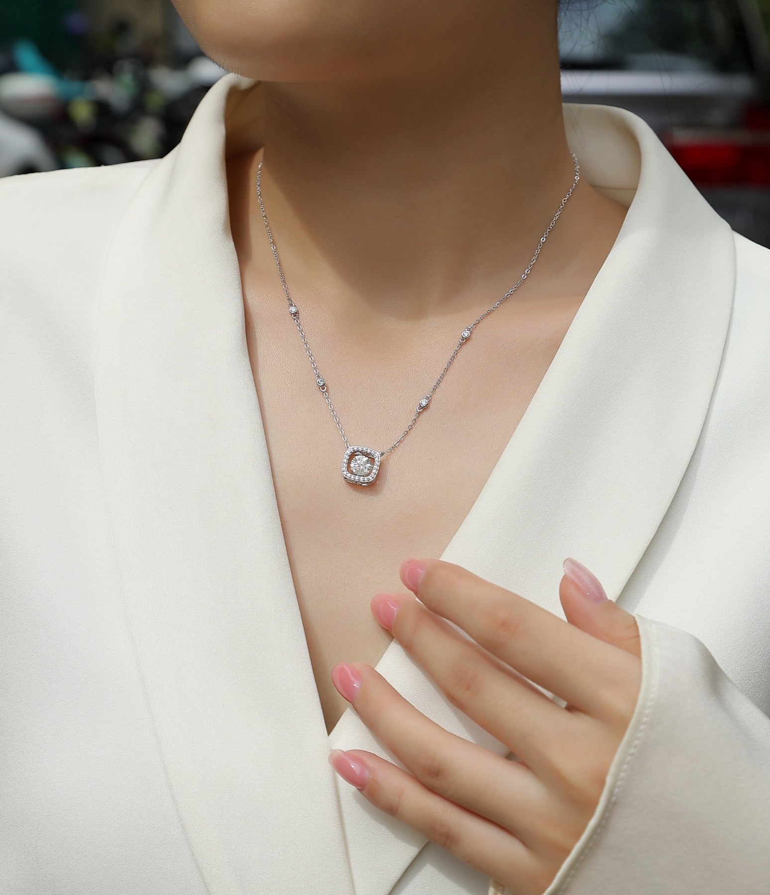 Sweetness 1 Carat Moissanite Halo Pendant Necklace in Sterling Silver