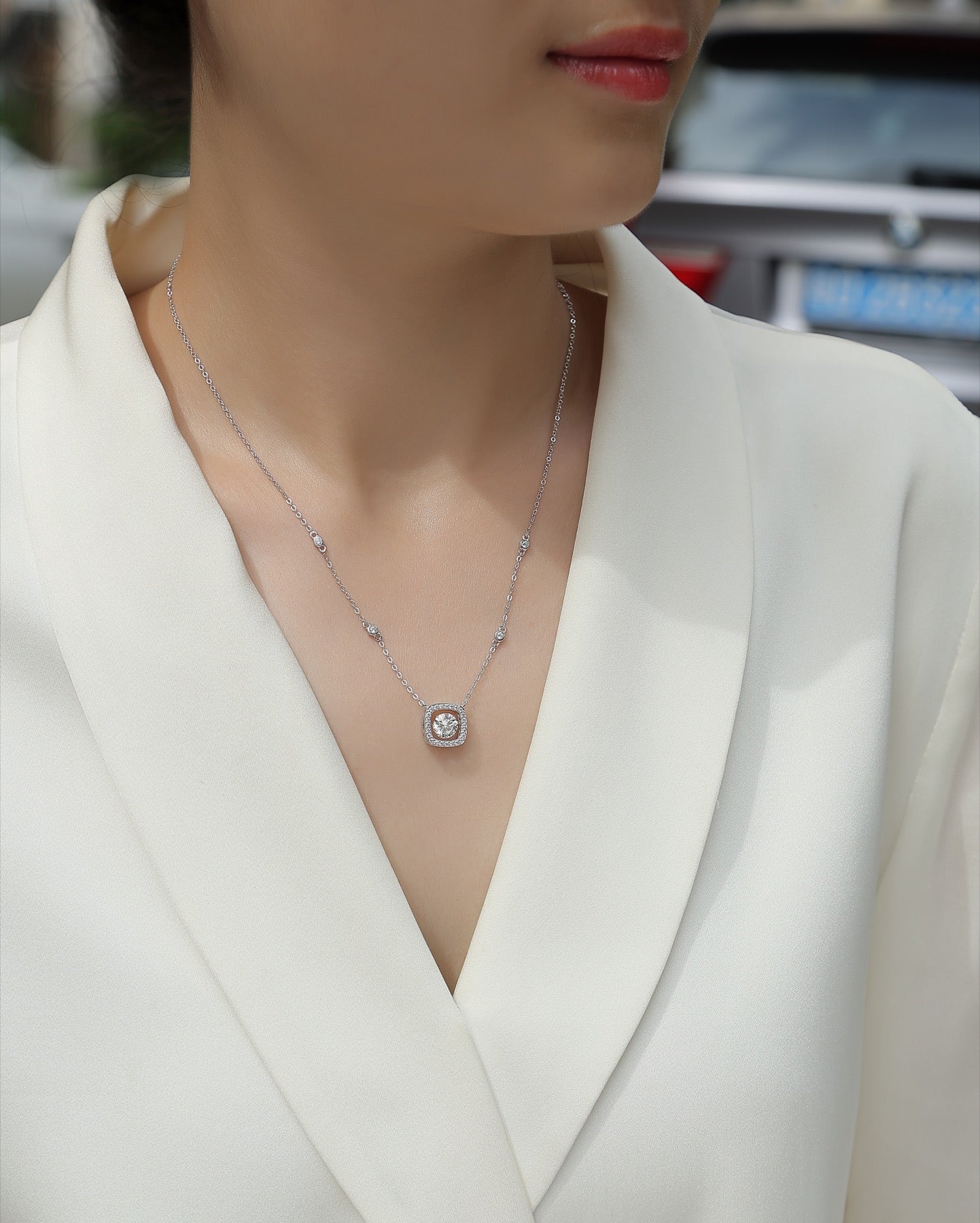 Sweetness 1 Carat Moissanite Halo Pendant Necklace in Sterling Silver