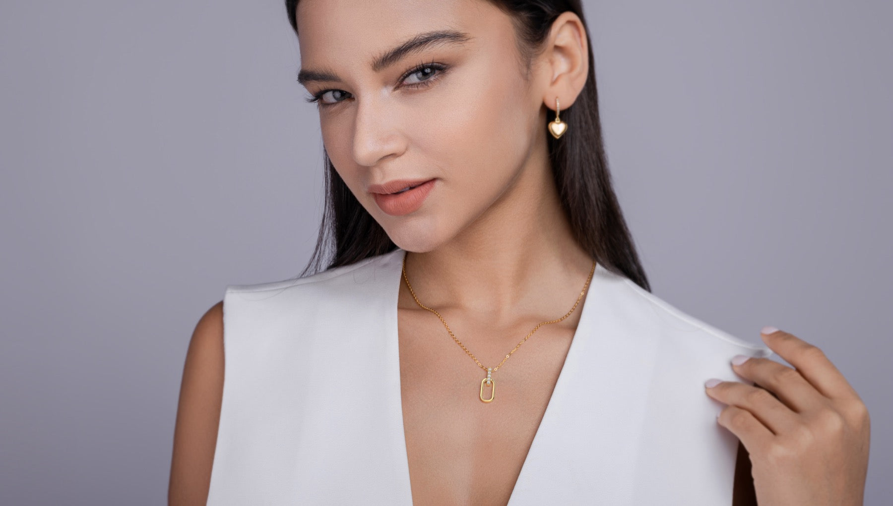 Geo Moissanite Oval Link Pendant Necklace in Gold-Tone Sterling Silver