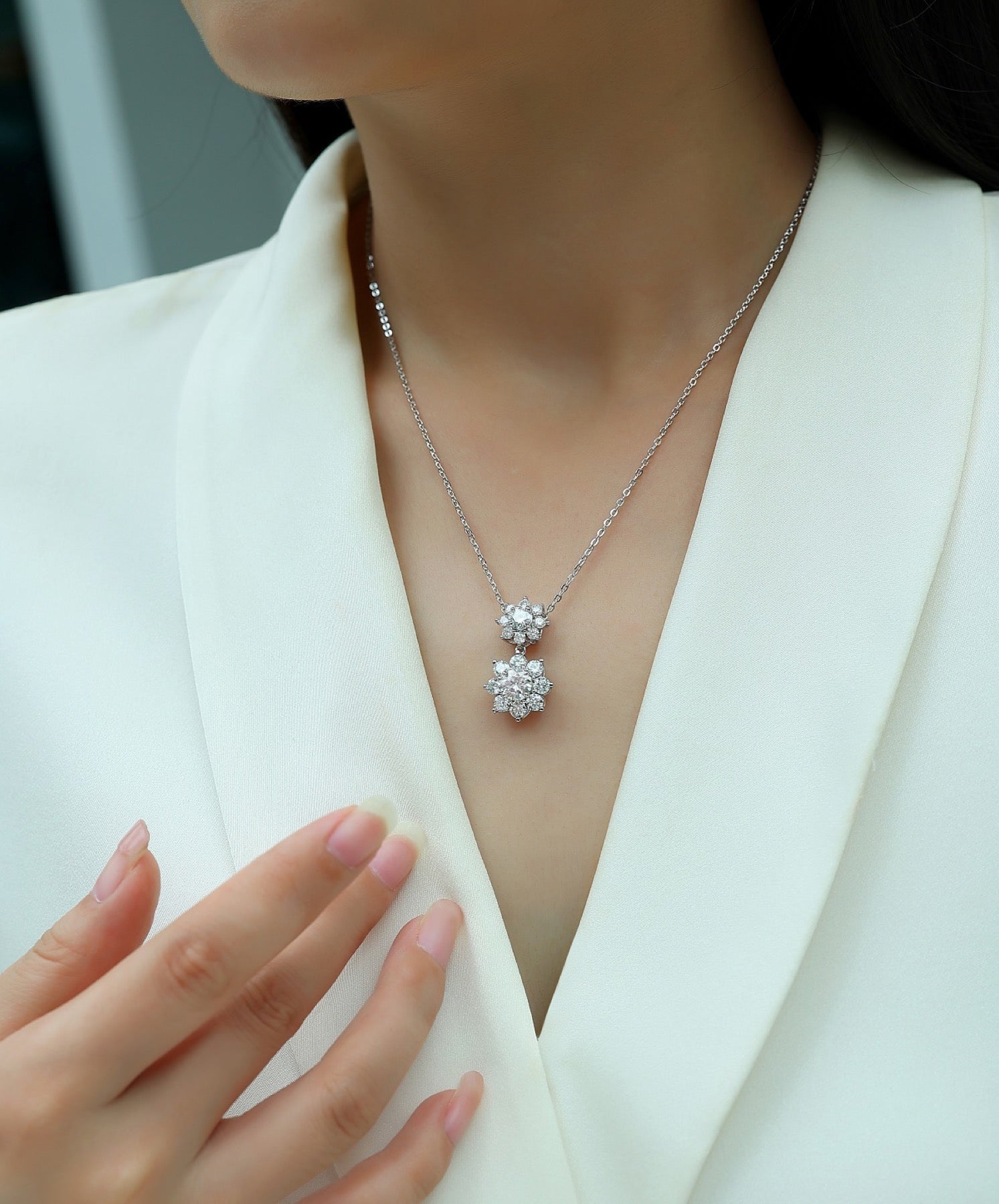 Sunbloom 1 Carat Moissanite Flower Pendant Necklace in Sterling Silver