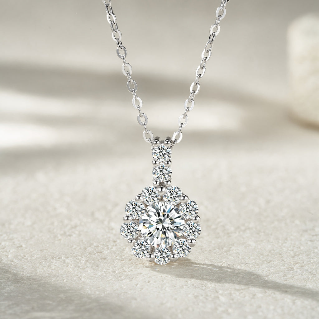 Marguerite 1 Carat Moissanite Flower Pendant Necklace in Sterling Silver