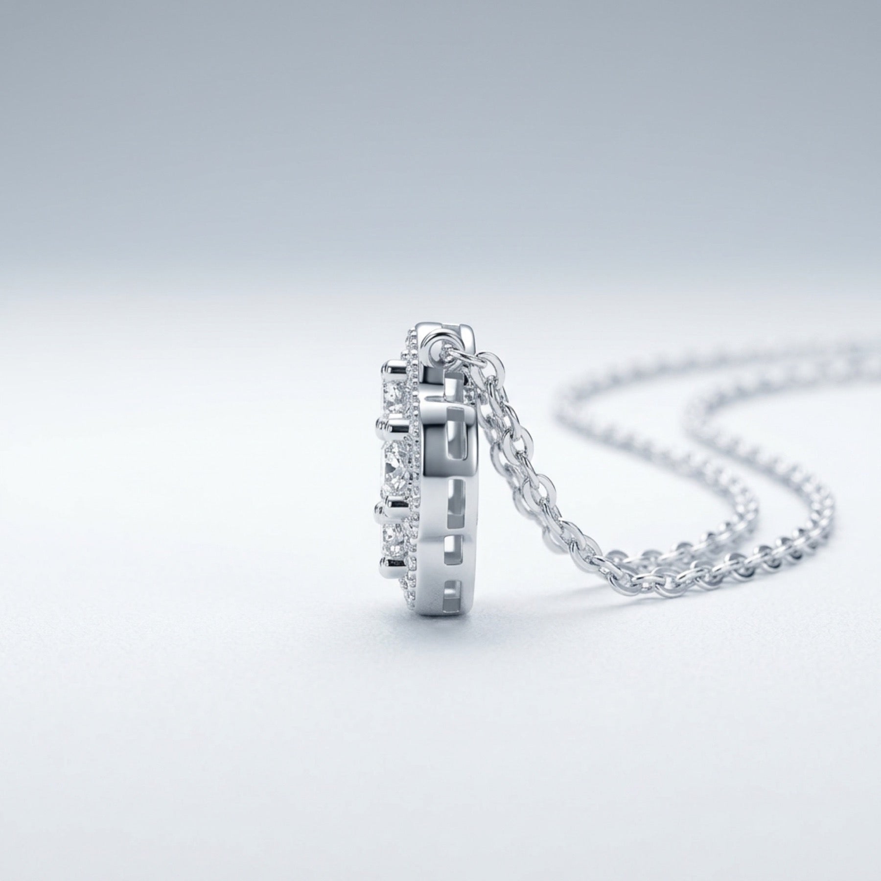 Verbena Moissanite Clover Pendant Necklace in Sterling Silver