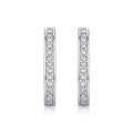 Ovale Moissanite Huggie Hoop Earrings in Sterling Silver