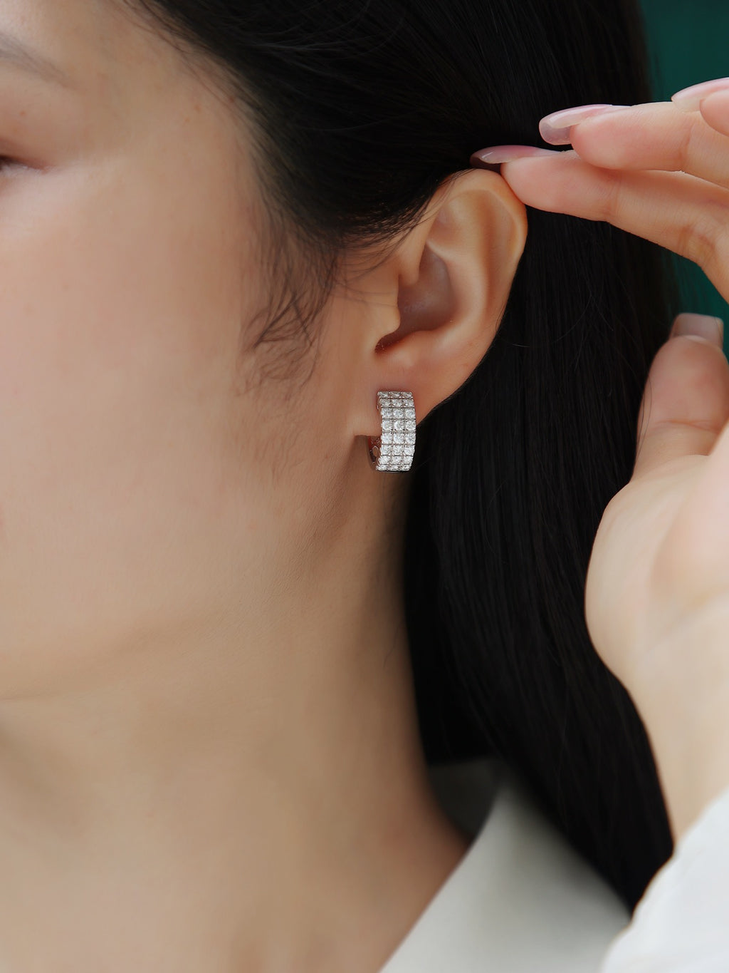 Pendel Moissanite Drop Huggie Hoop Earrings in Sterling Silver