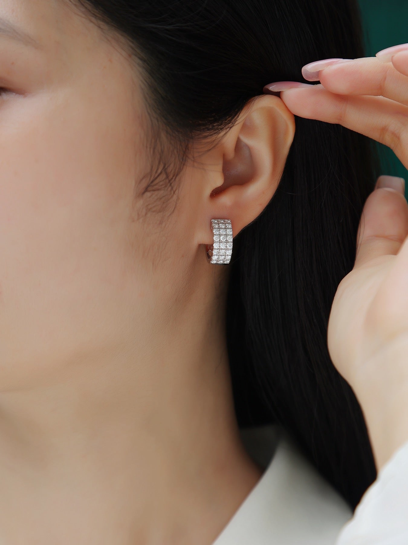 Pendel Moissanite Drop Huggie Hoop Earrings in Sterling Silver