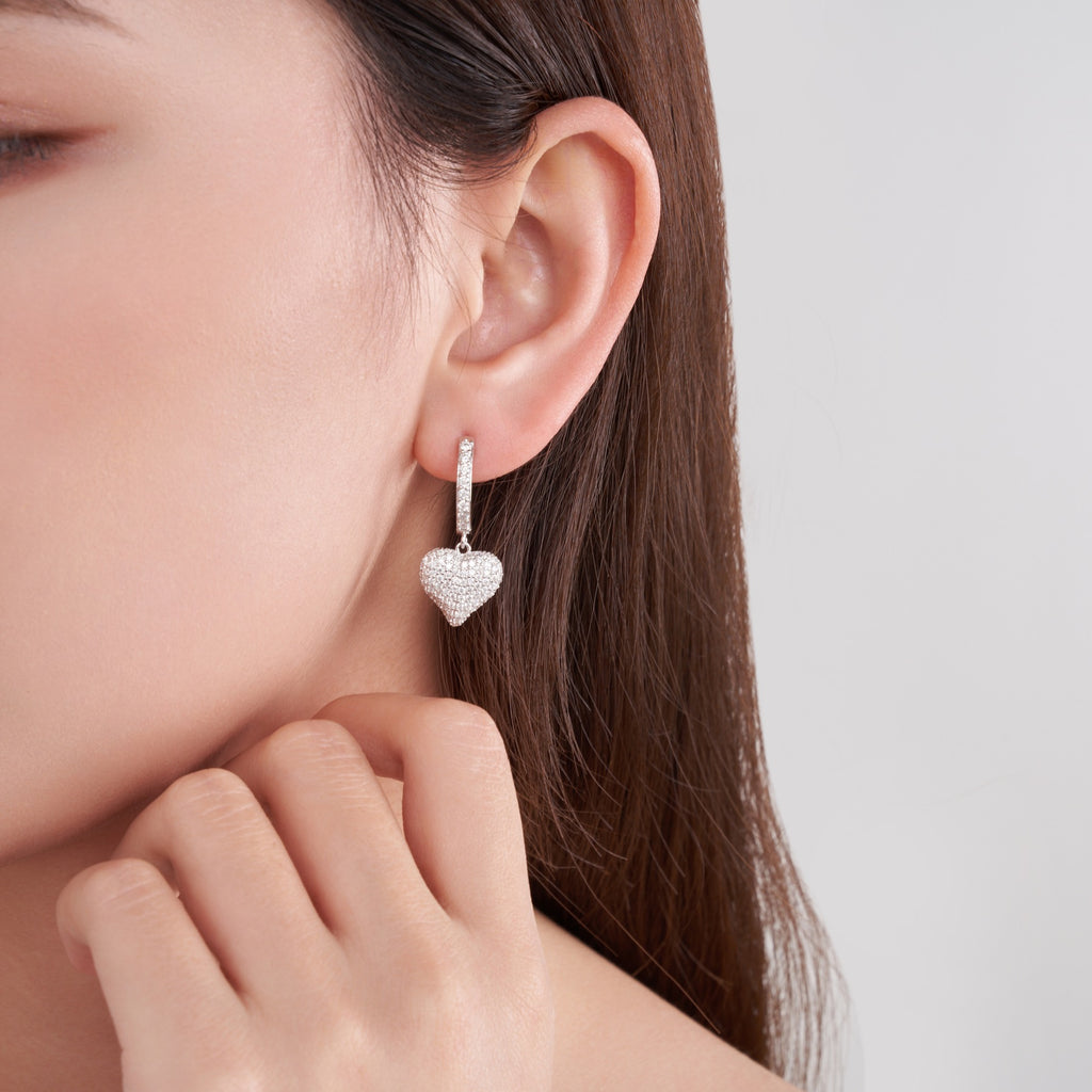 Pendente Moissanite Heart Drop Earrings in Sterling Silver