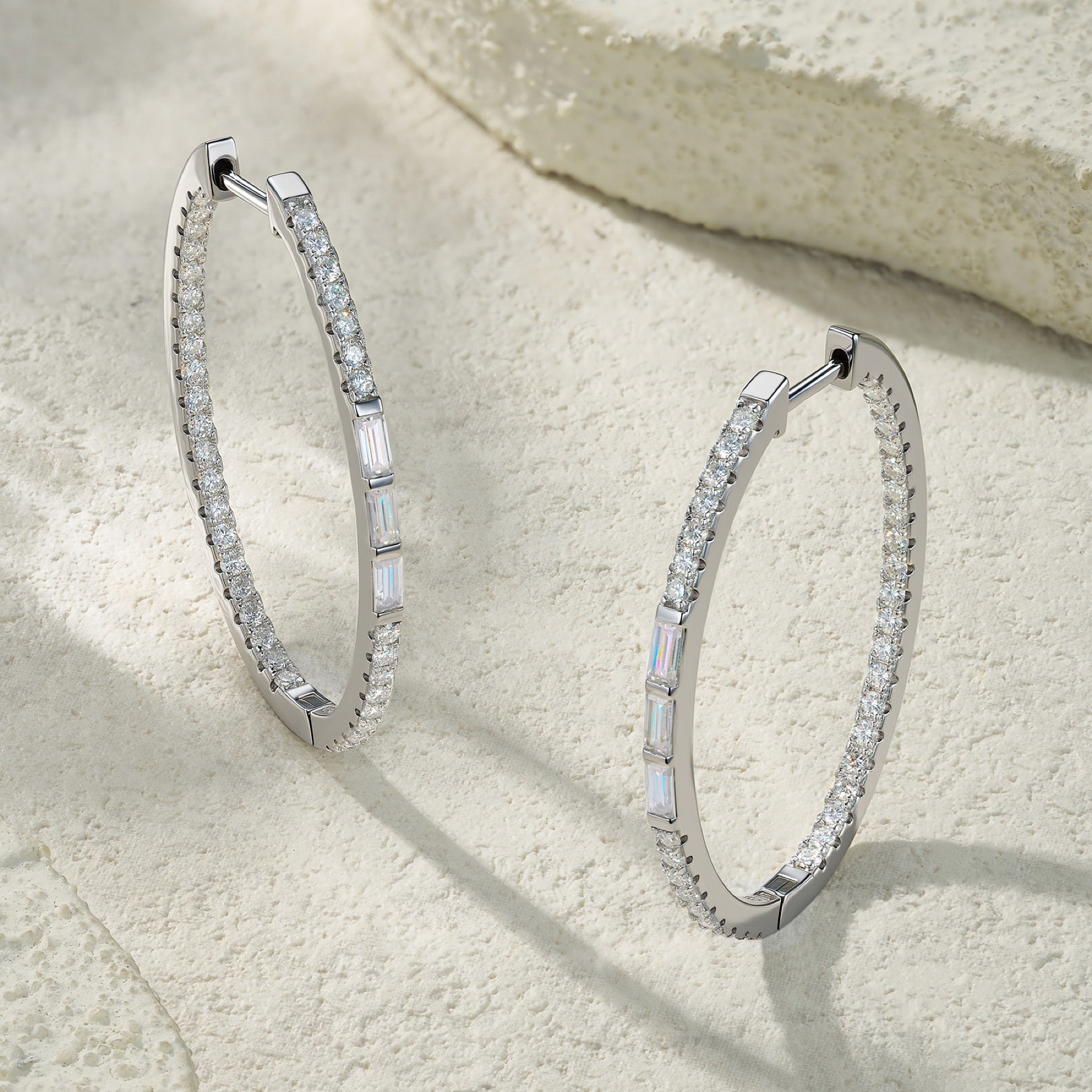 Cerchione Moissanite Hoop Earrings in Sterling Silver