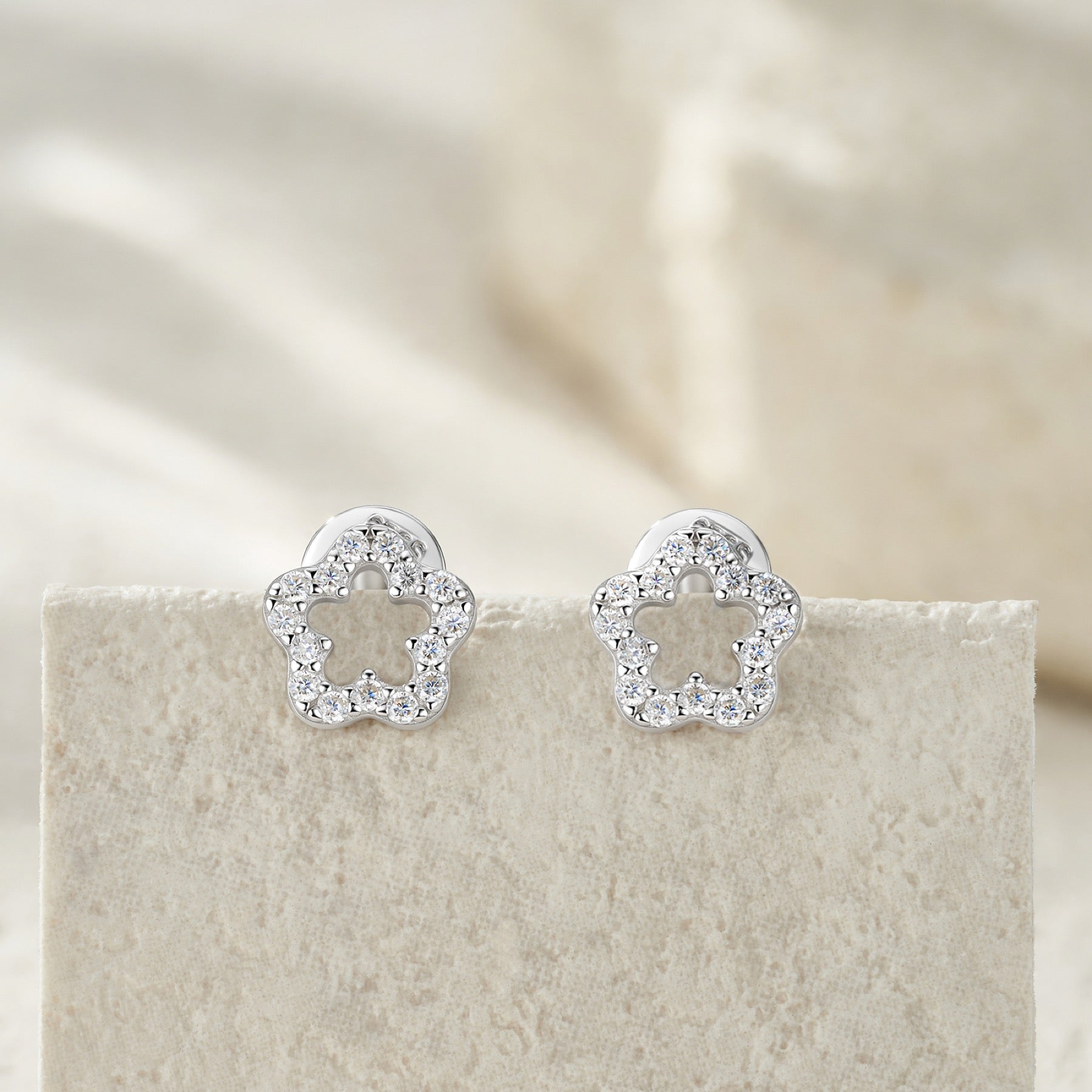 Fiorellino Moissanite Flower Stud Earrings in Sterling Silver
