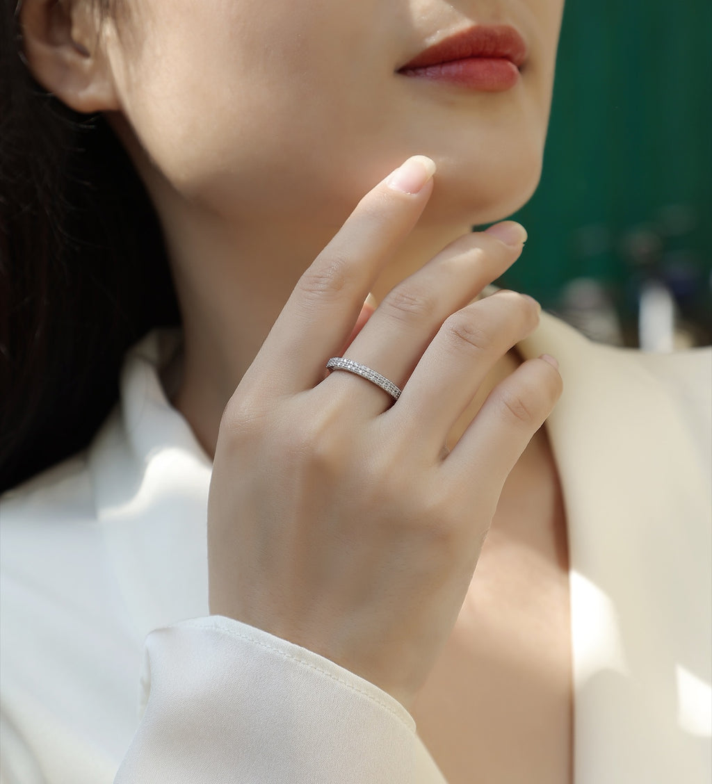 Amata Moissanite Band Ring in Sterling Silver