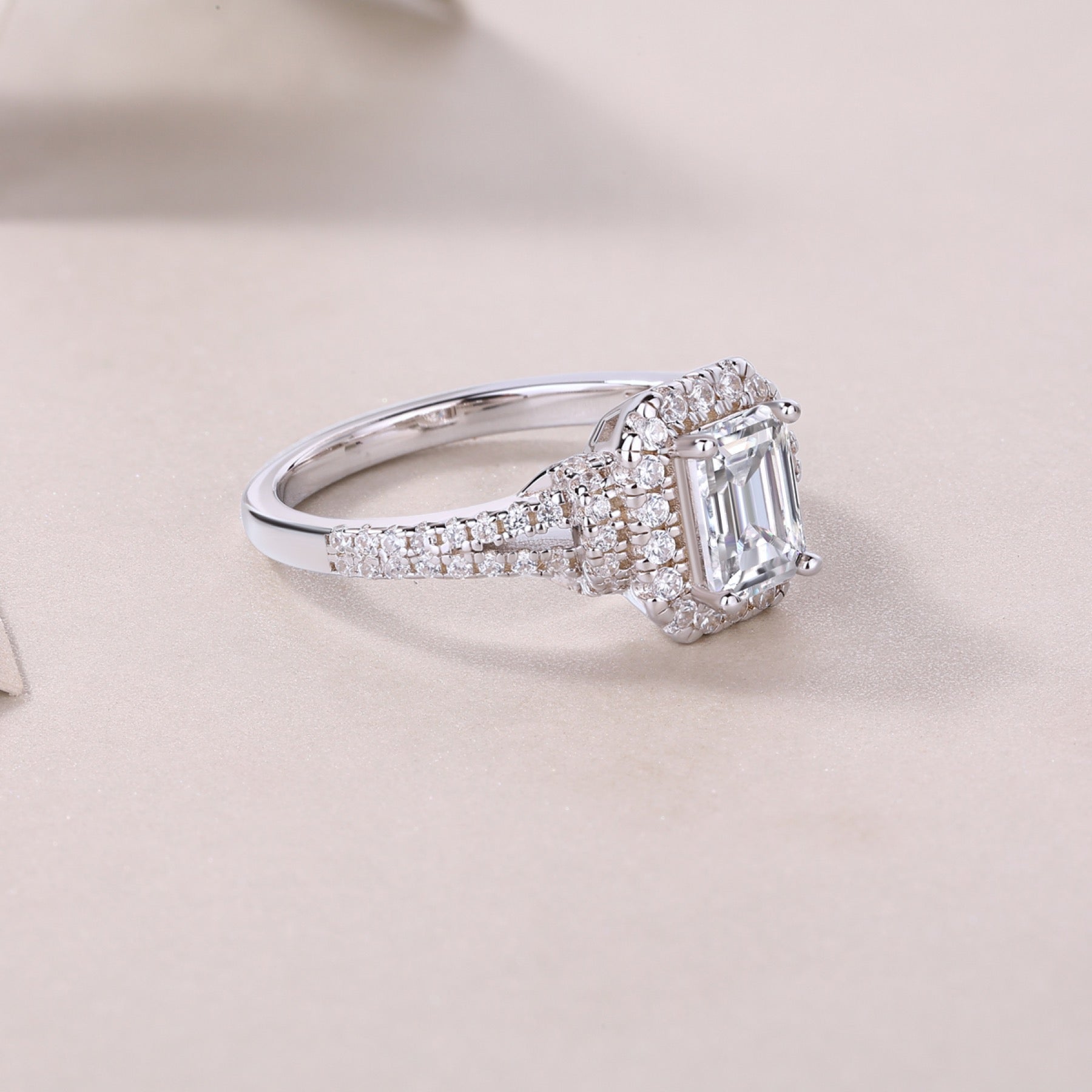 Cofanetto Emerald-Cut Moissanite Three-Stone Ring in Sterling Silver