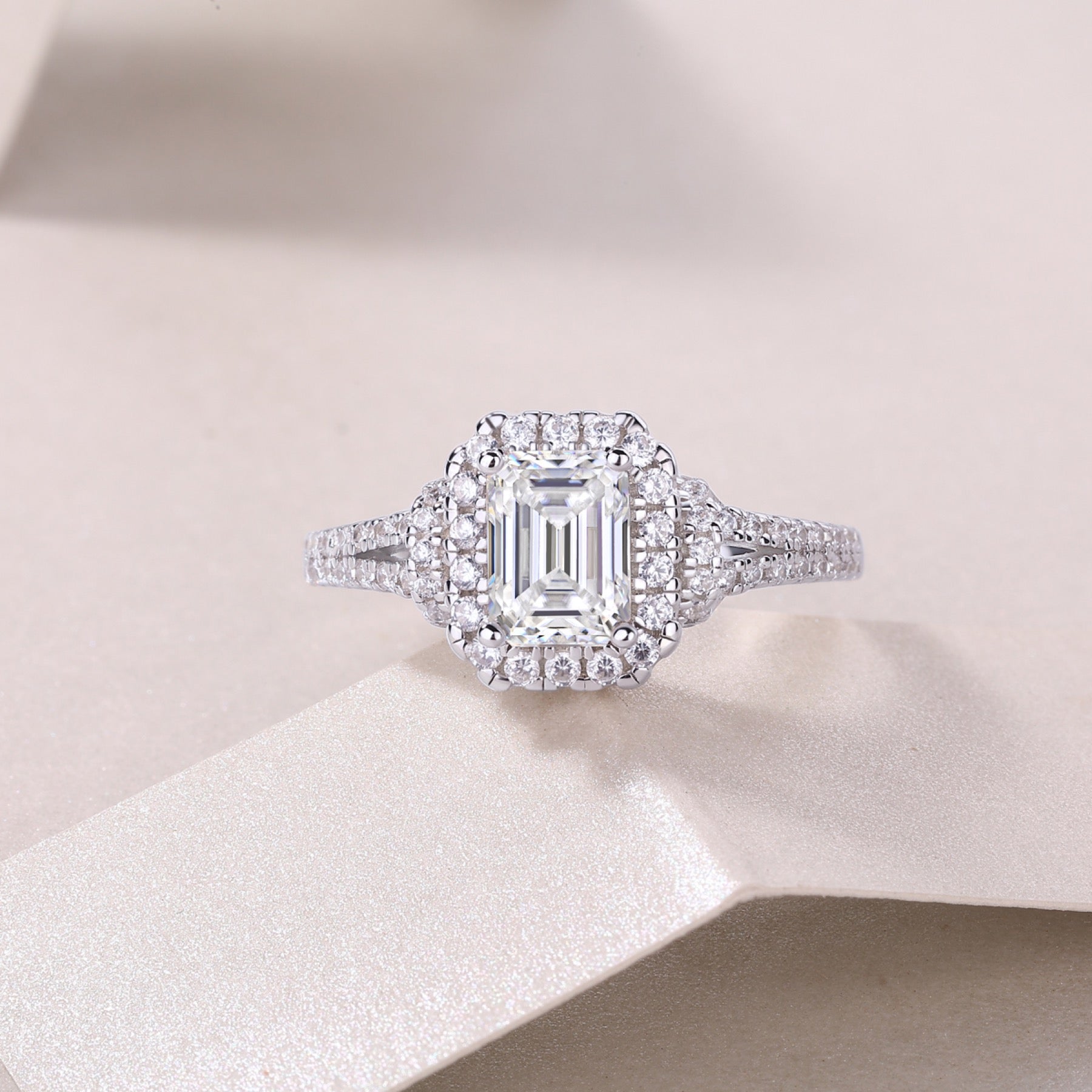 Cofanetto Emerald-Cut Moissanite Three-Stone Ring in Sterling Silver