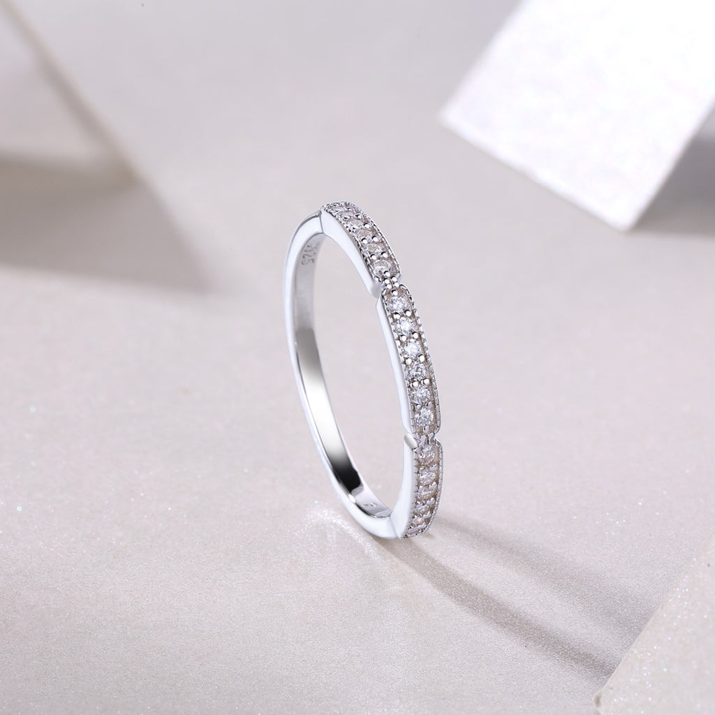 Gioventu Moissanite Band Ring in Sterling Silver