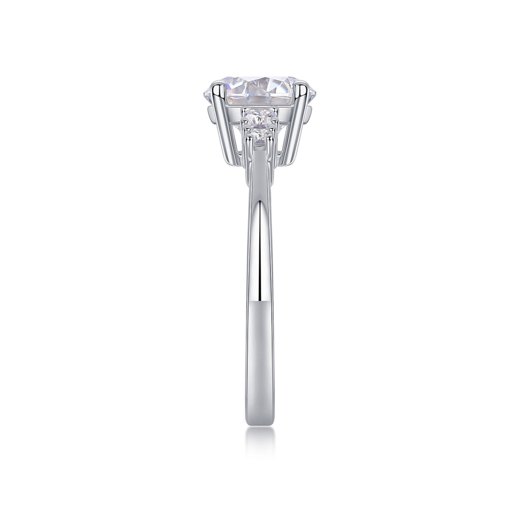 Starvow 2 Carat Moissanite Solitaire Ring in Sterling Silver