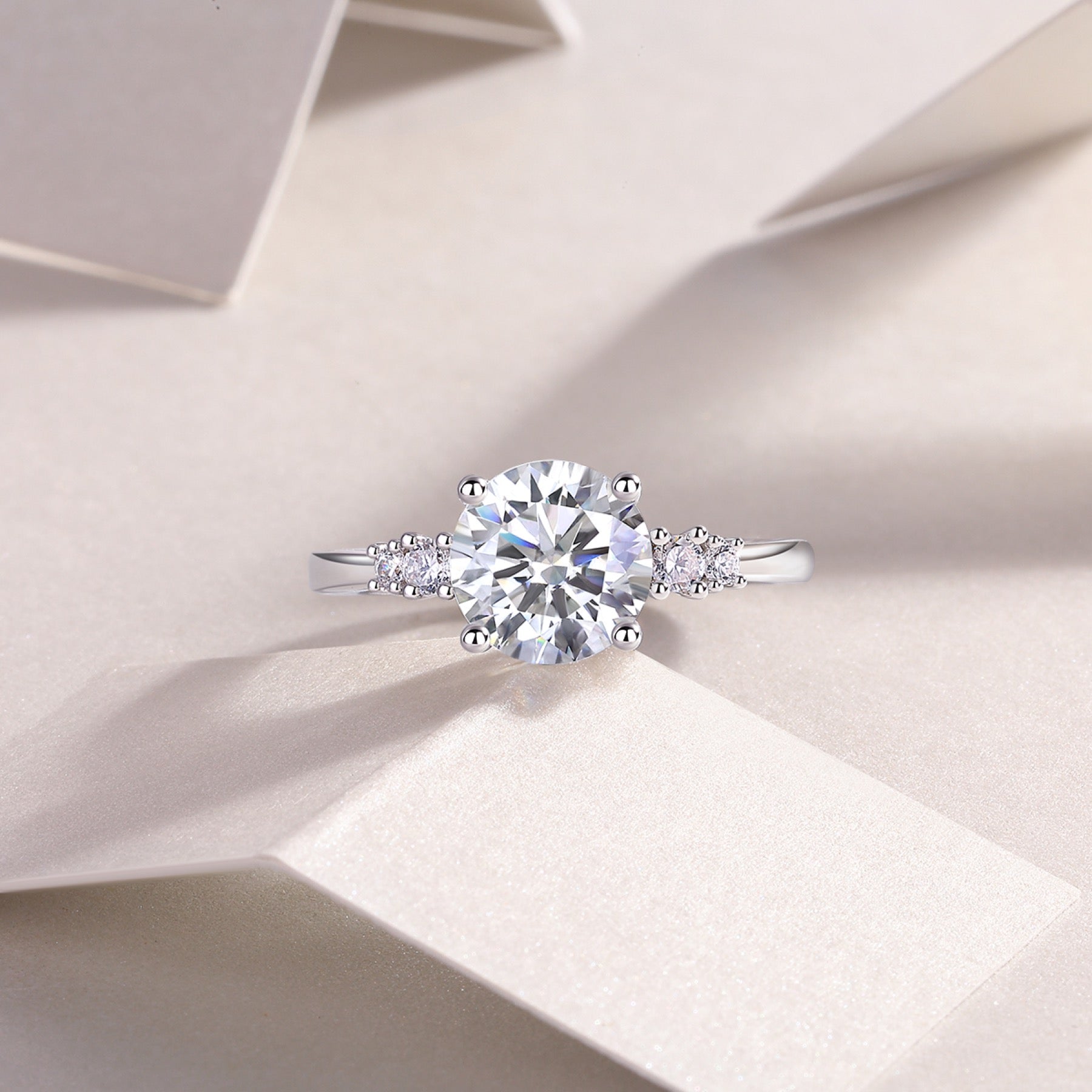 Starvow 2 Carat Moissanite Solitaire Ring in Sterling Silver