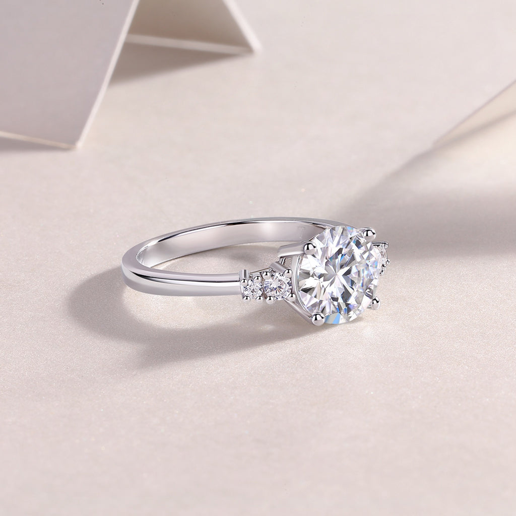 Starvow 2 Carat Moissanite Solitaire Ring in Sterling Silver