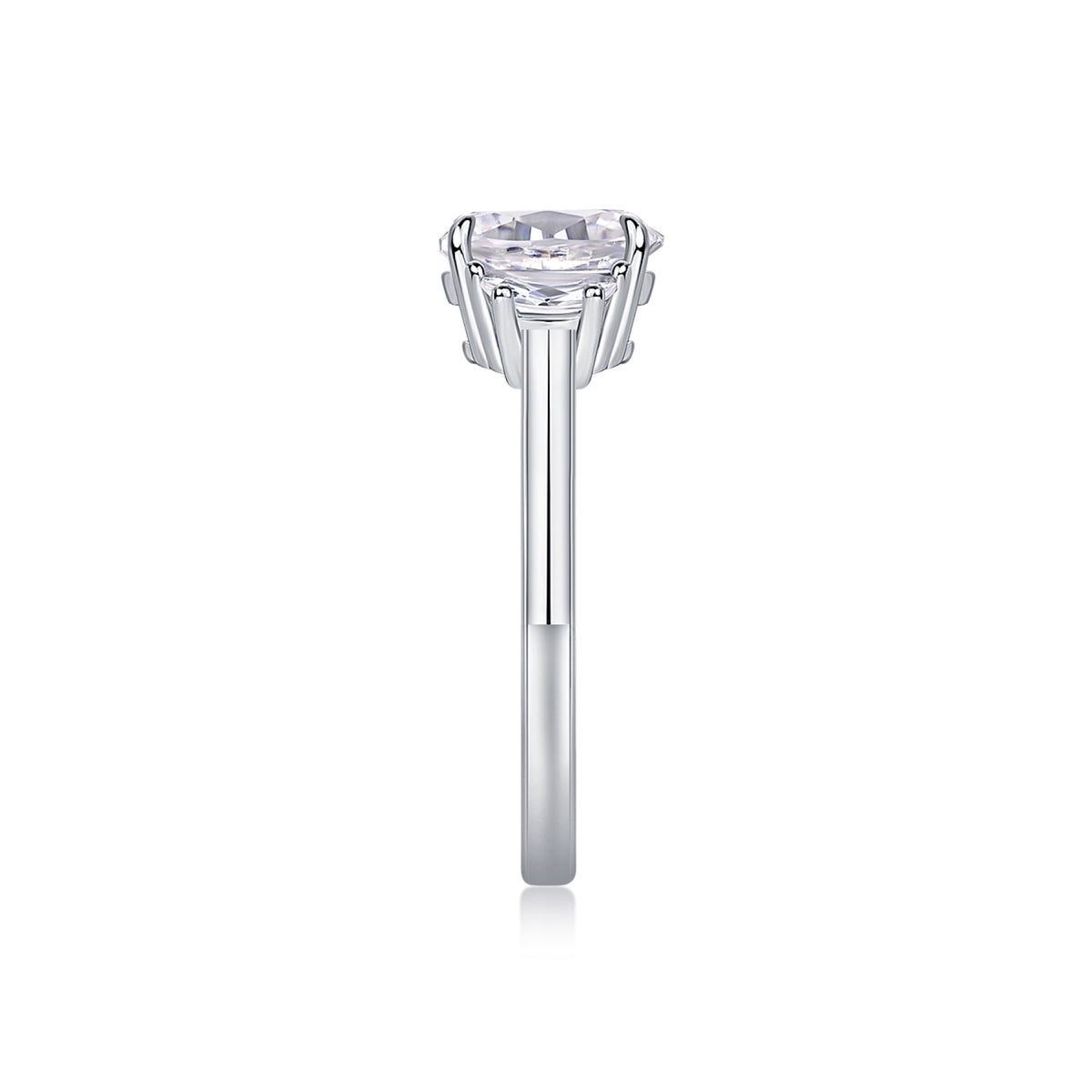 Silverglow 1.5 Carat Oval-Cut Moissanite Solitaire Ring in Sterling Silver