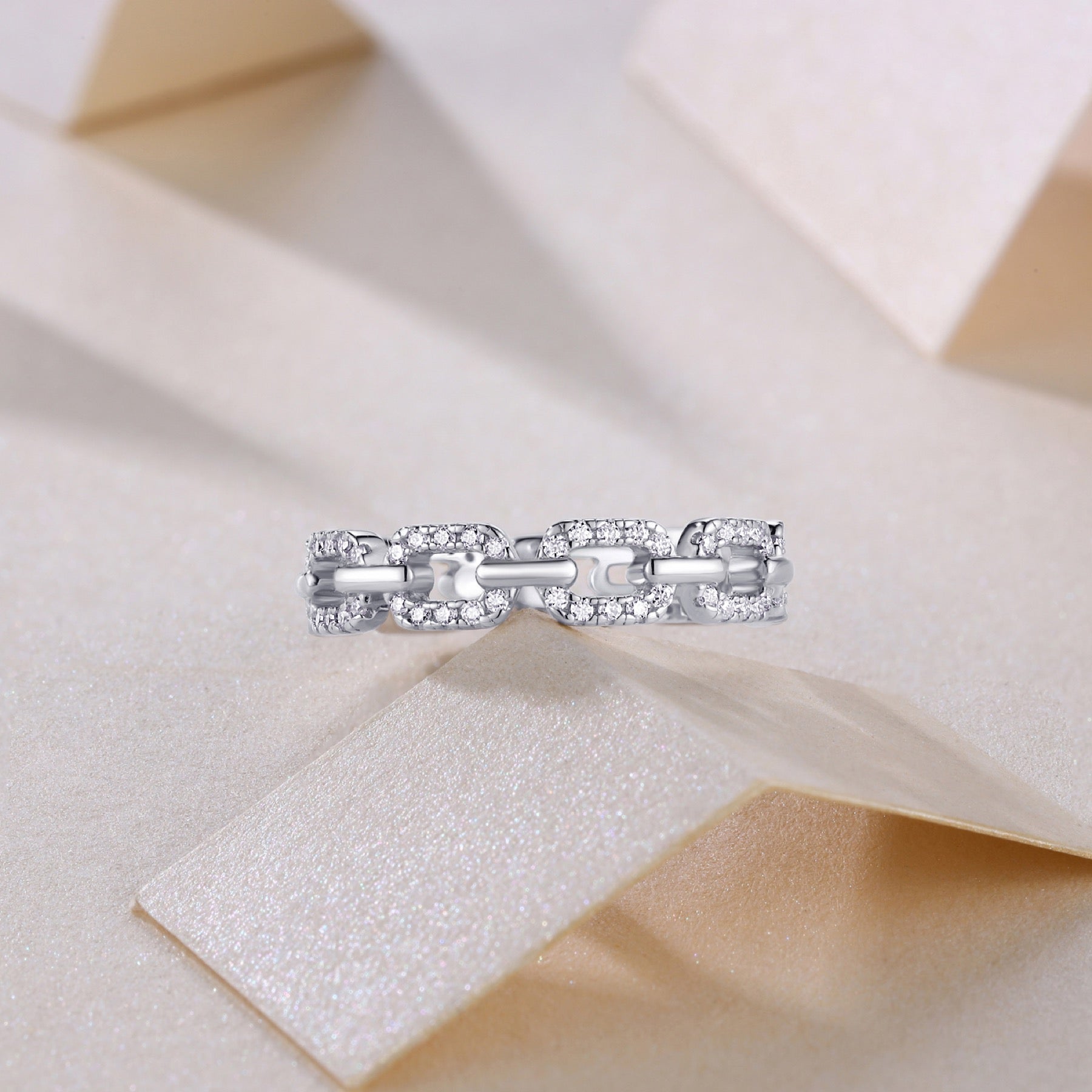 Chainlove Moissanite Band Ring in Sterling Silver