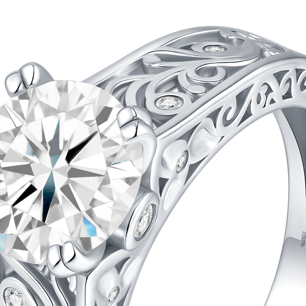 Filigrana 2 Carat Moissanite Solitaire Ring in Sterling Silver — detail