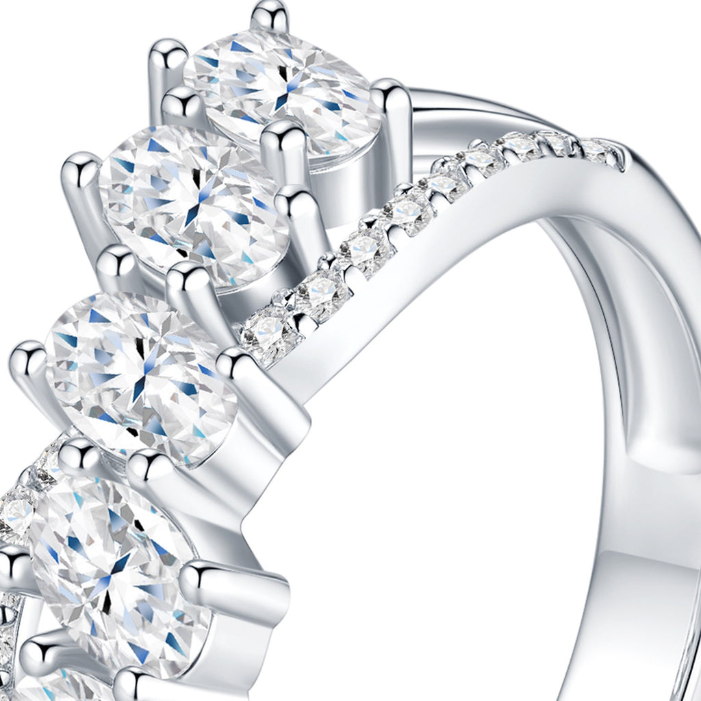 Diadema Moissanite Band Ring in Sterling Silver — detail
