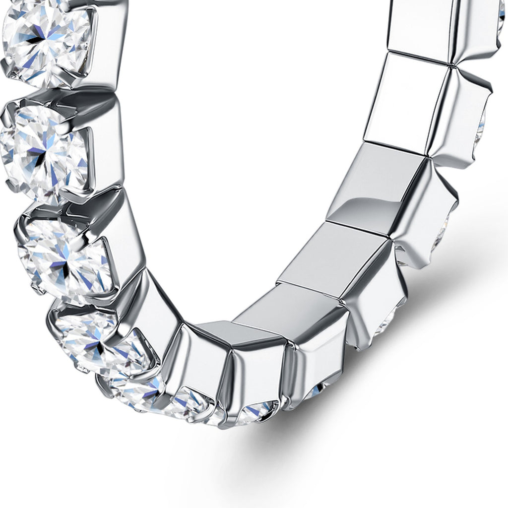 Filante Moissanite Eternity Band Ring in Sterling Silver — detail