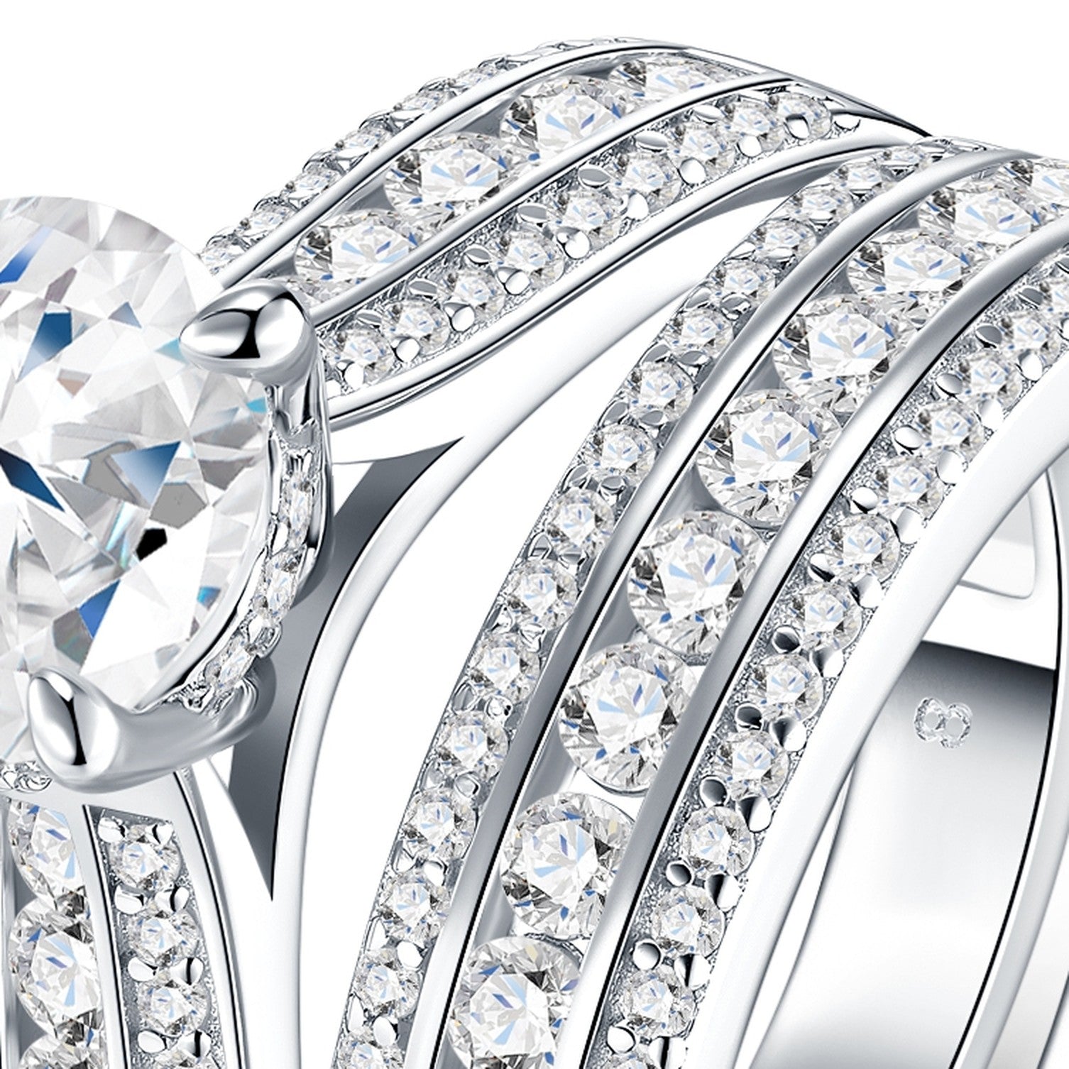 Splendida 2 Carat Moissanite Bridal Set Ring in Sterling Silver — detail