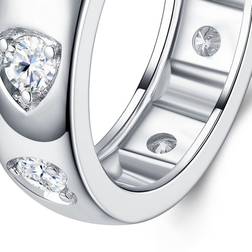 Binario Moissanite Band Ring in Sterling Silver — detail
