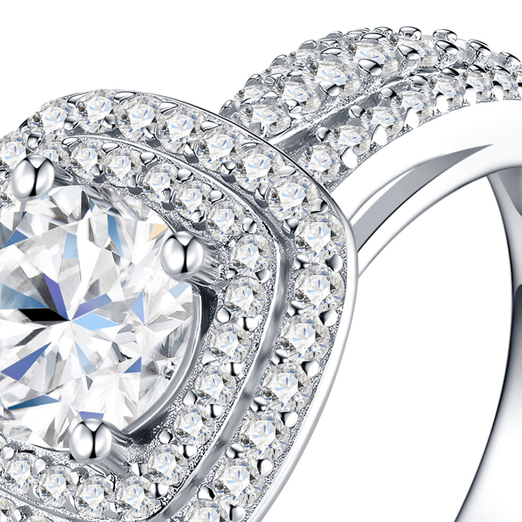 Sovrana 1 Carat Moissanite Halo Ring in Sterling Silver — detail