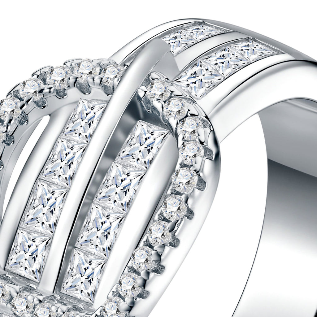 Trittica Moissanite Band Ring in Sterling Silver — detail