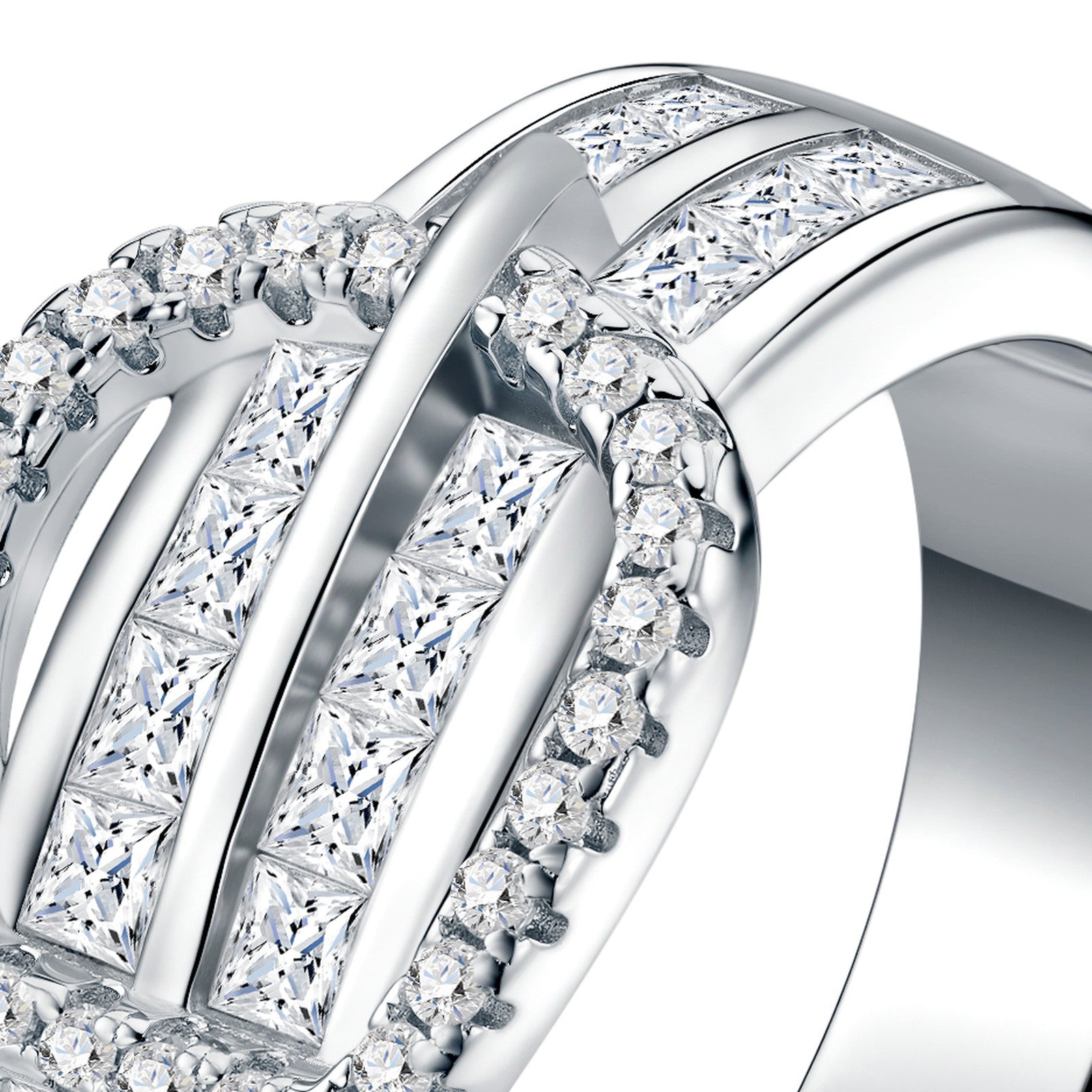 Trittica Moissanite Band Ring in Sterling Silver — detail