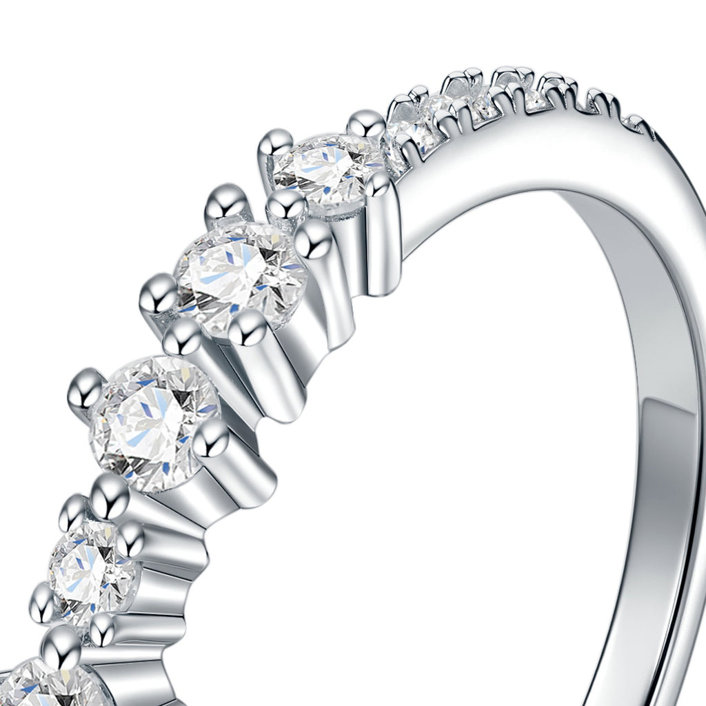 Diademino Moissanite Band Ring in Sterling Silver — detail