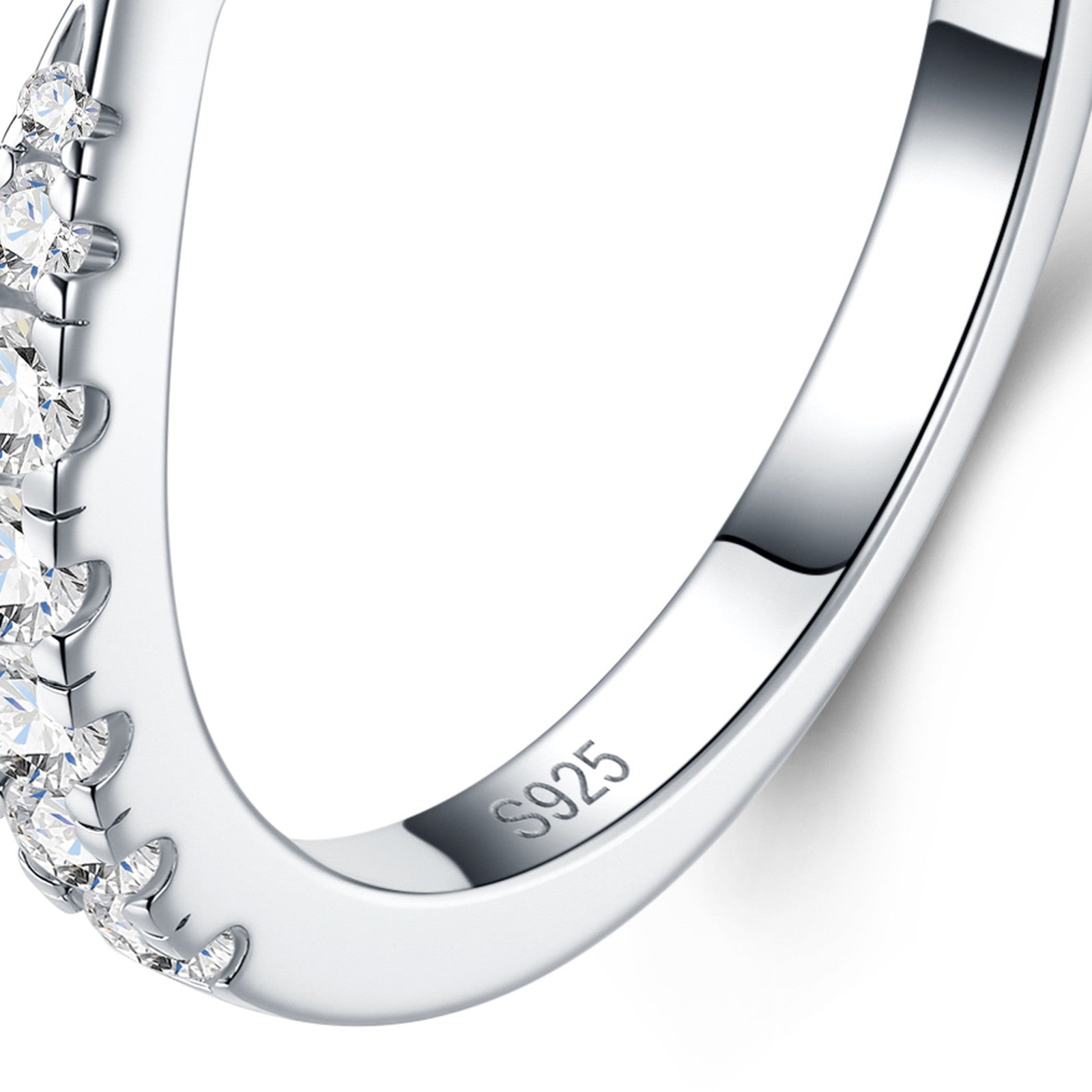 Filina Moissanite Band Ring in Sterling Silver — detail
