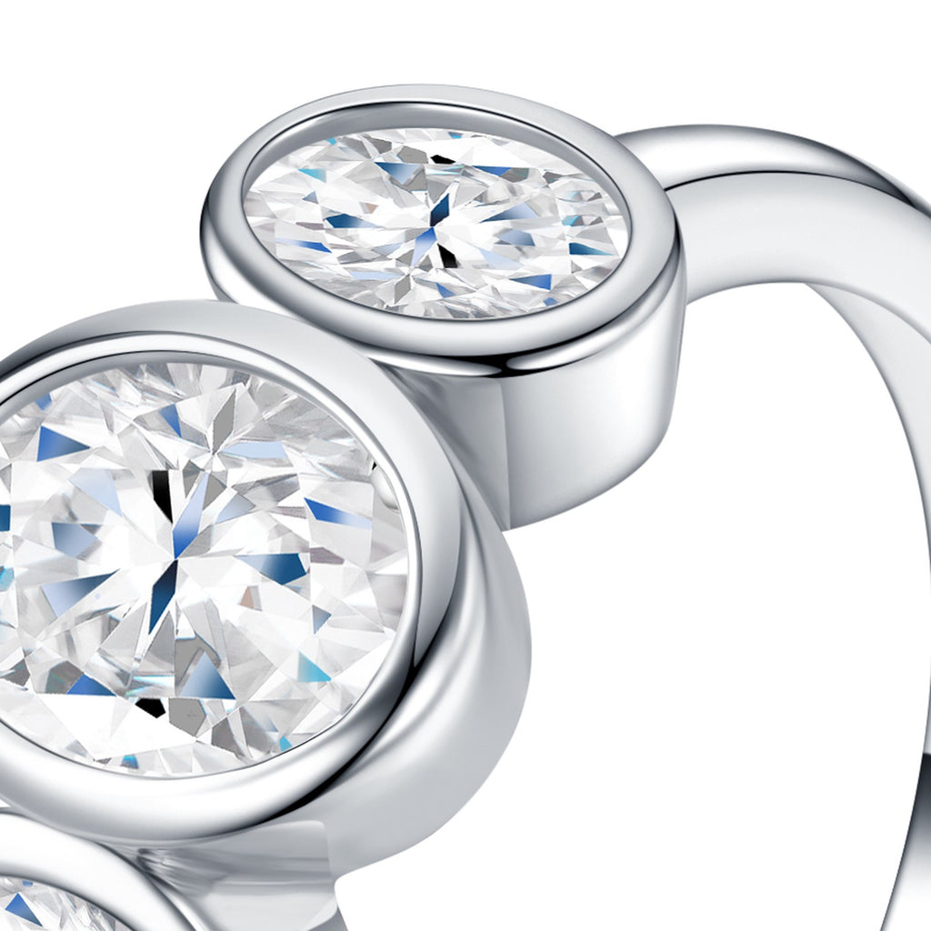 Doppia Oval-Cut Moissanite Two-Stone Ring in Sterling Silver — detail