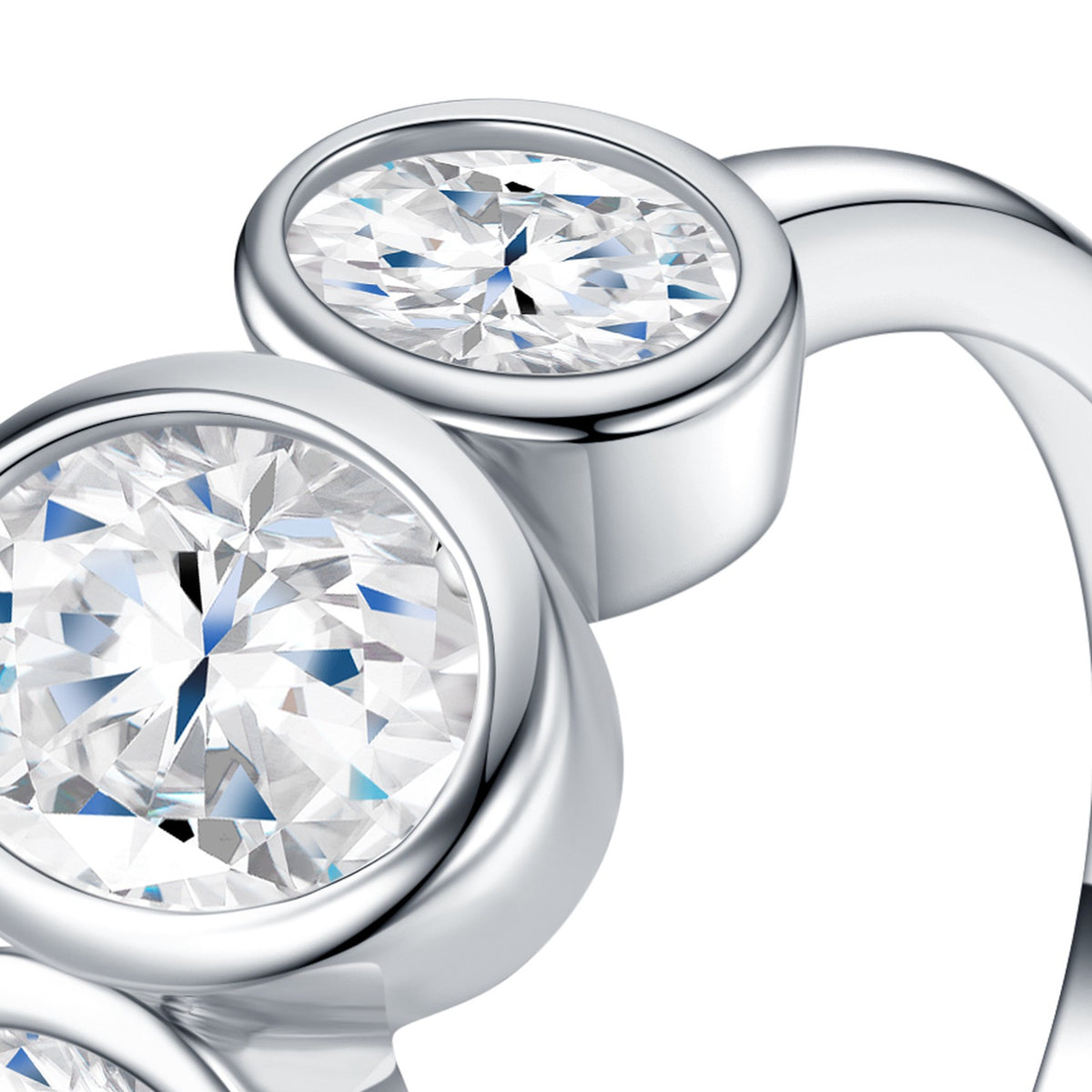 Doppia 1.5 Carat Oval-Cut Moissanite Three-Stone Ring in Sterling Silver — detail