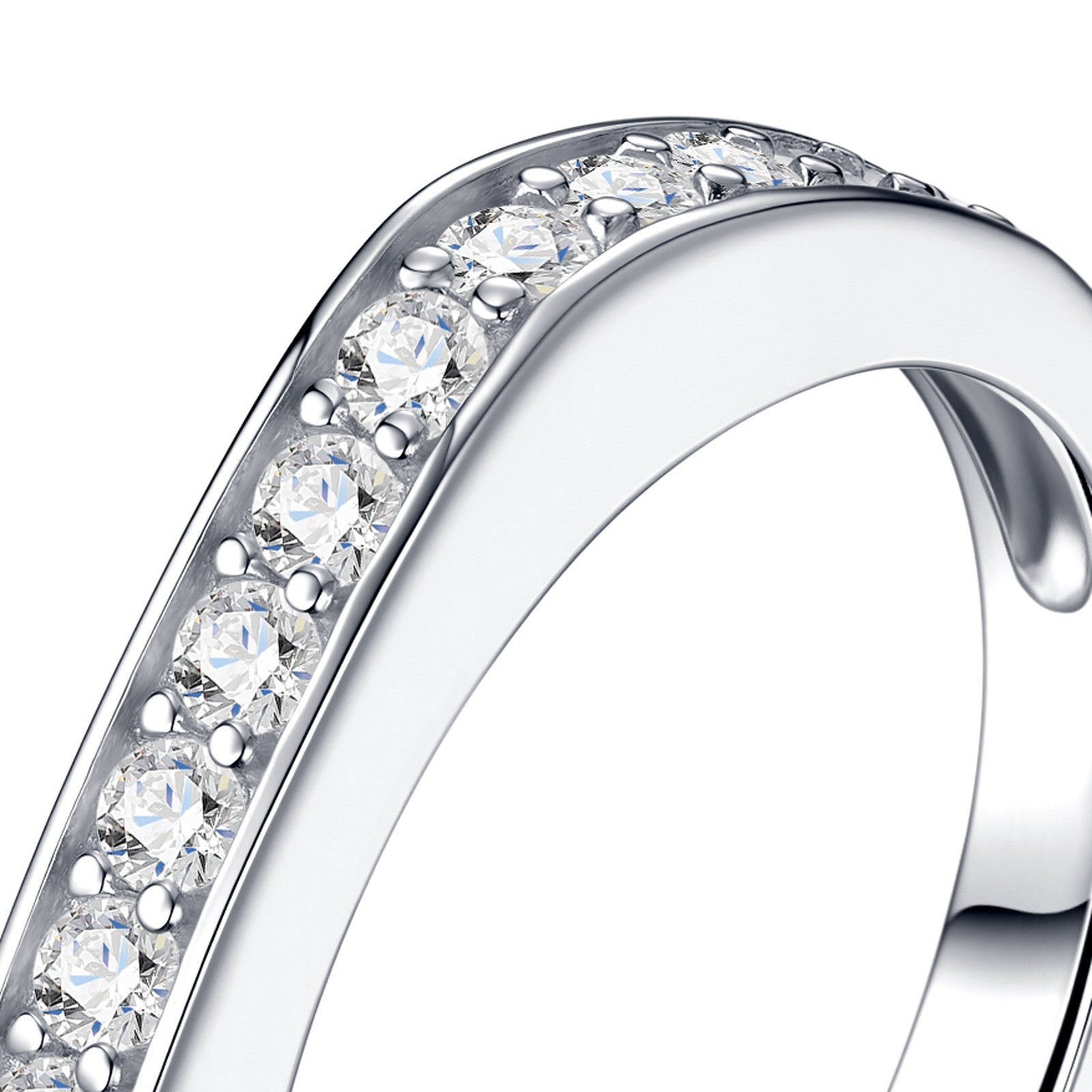 Doppietta Moissanite Band Ring in Sterling Silver — detail