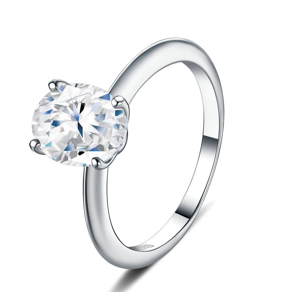 Ovalnu Oval-Cut Moissanite Solitaire Ring in Sterling Silver