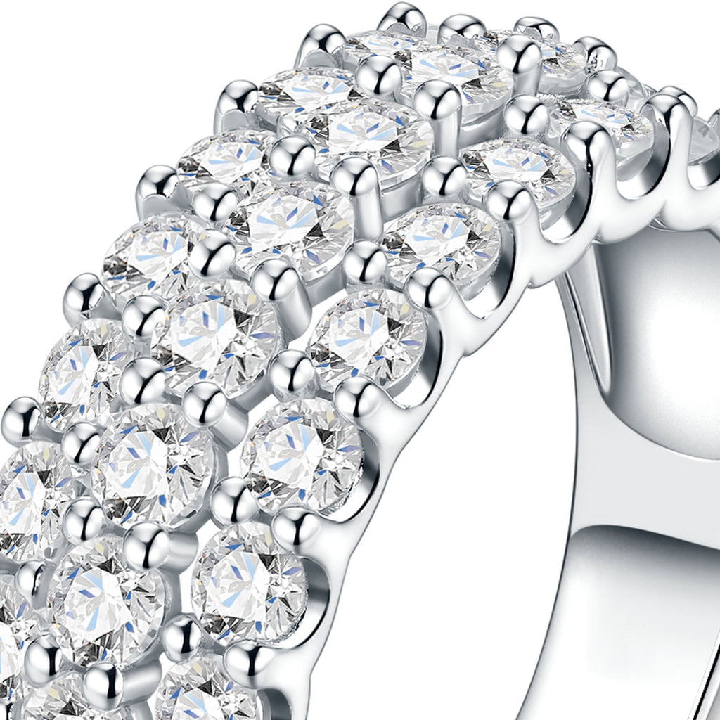 Doviziosa Moissanite Band Ring in Sterling Silver — detail