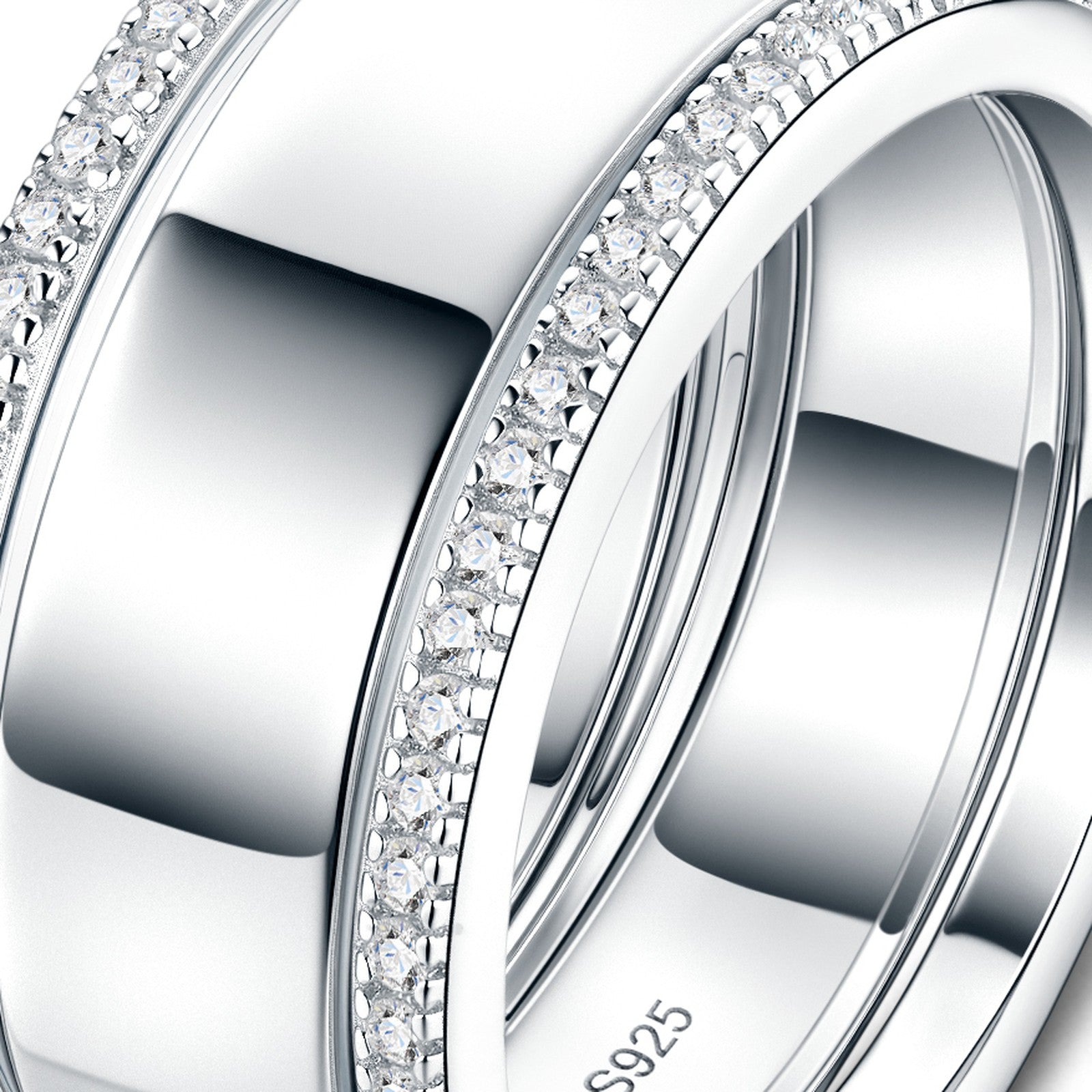 Cornici Moissanite Band Ring in Sterling Silver — detail
