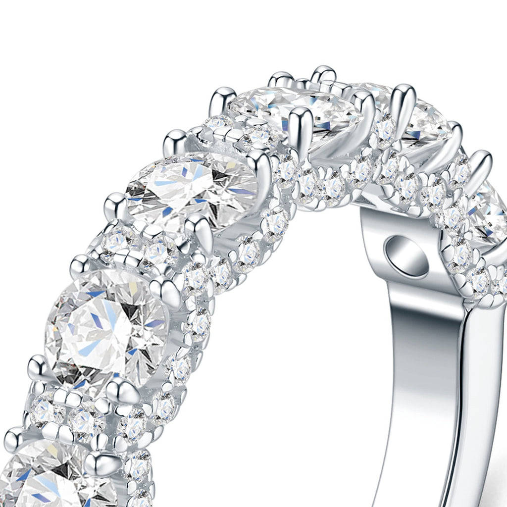 Doppiofilo Moissanite Band Ring in Sterling Silver — detail