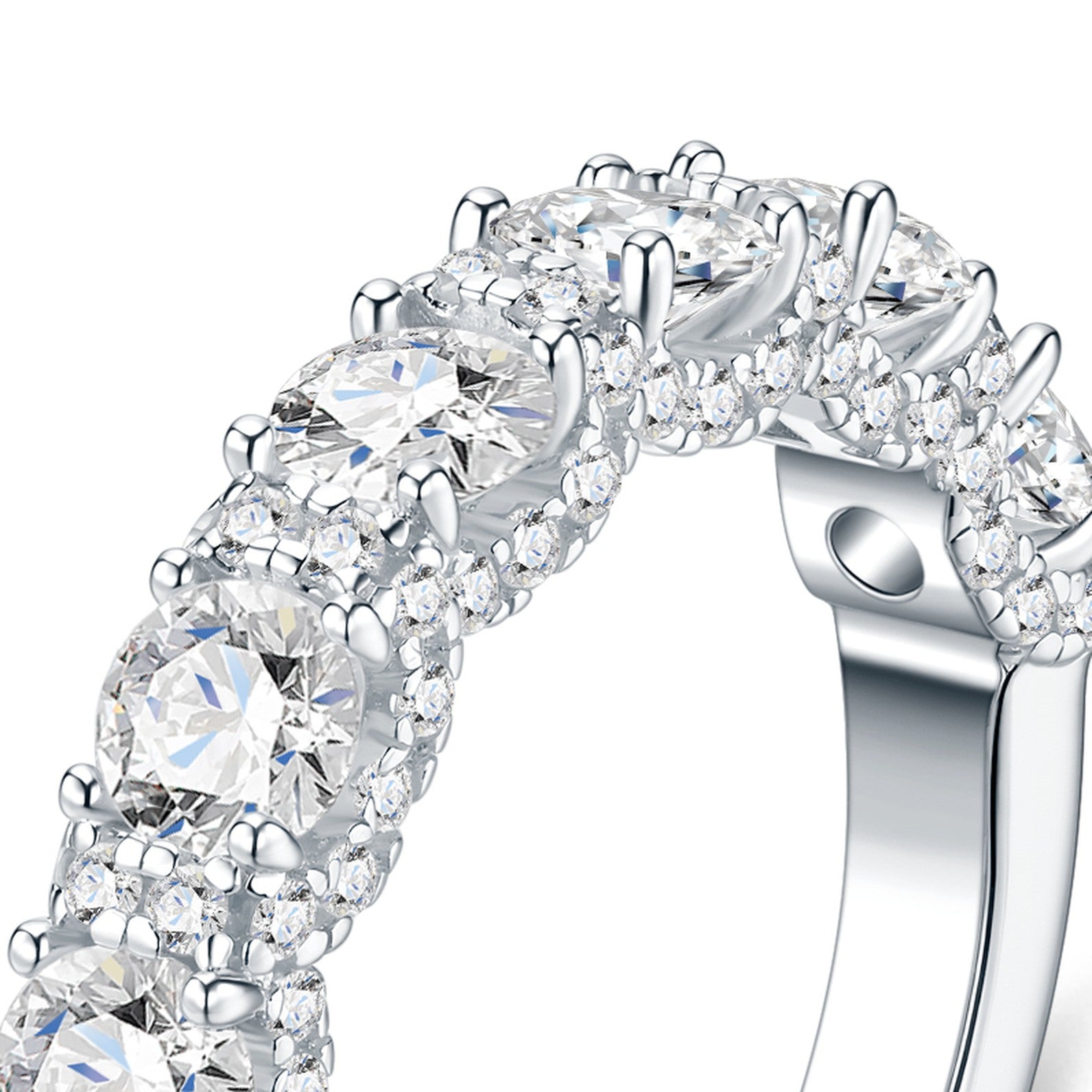 Doppiofilo Moissanite Band Ring in Sterling Silver — detail
