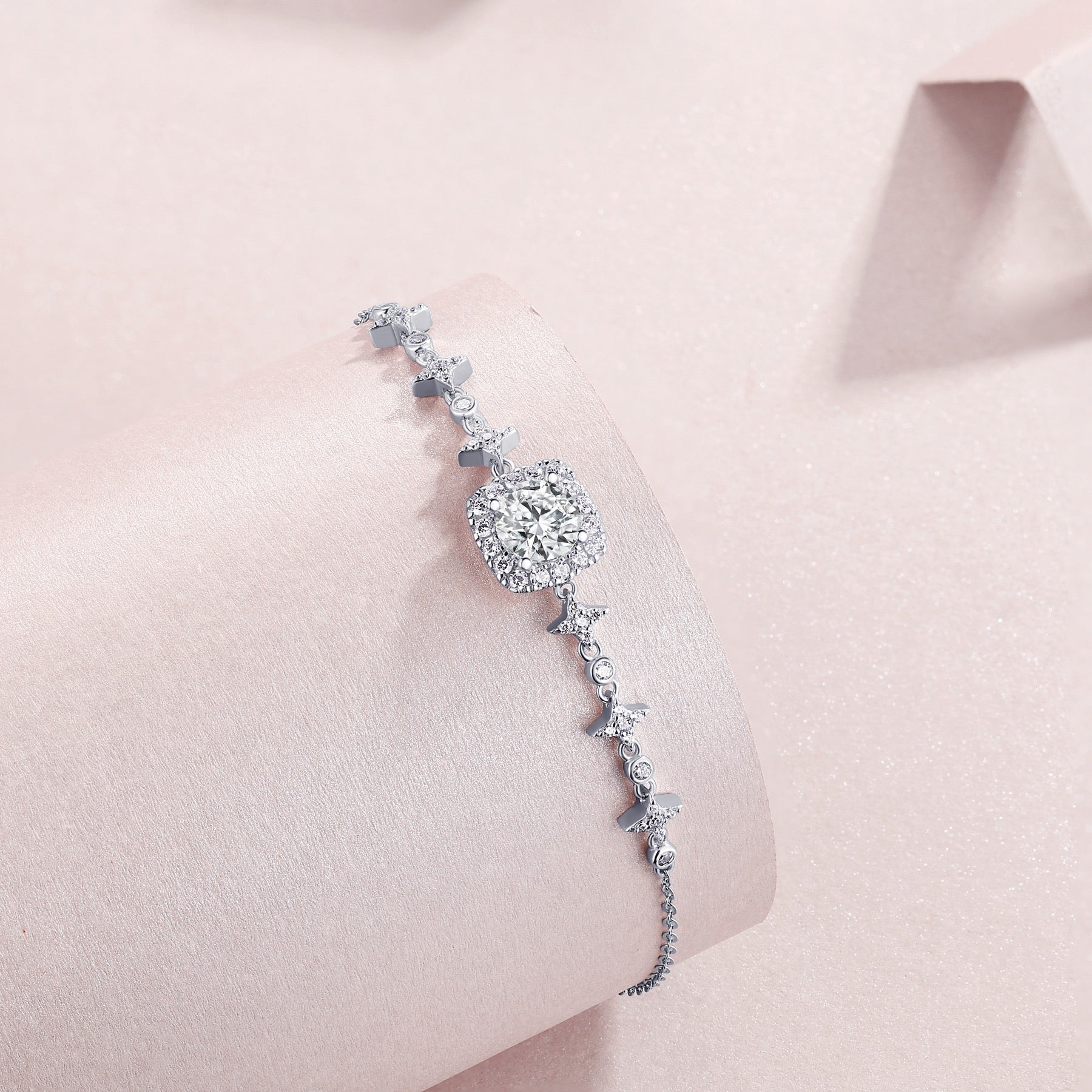 Unita Moissanite Chain Bracelet in Sterling Silver