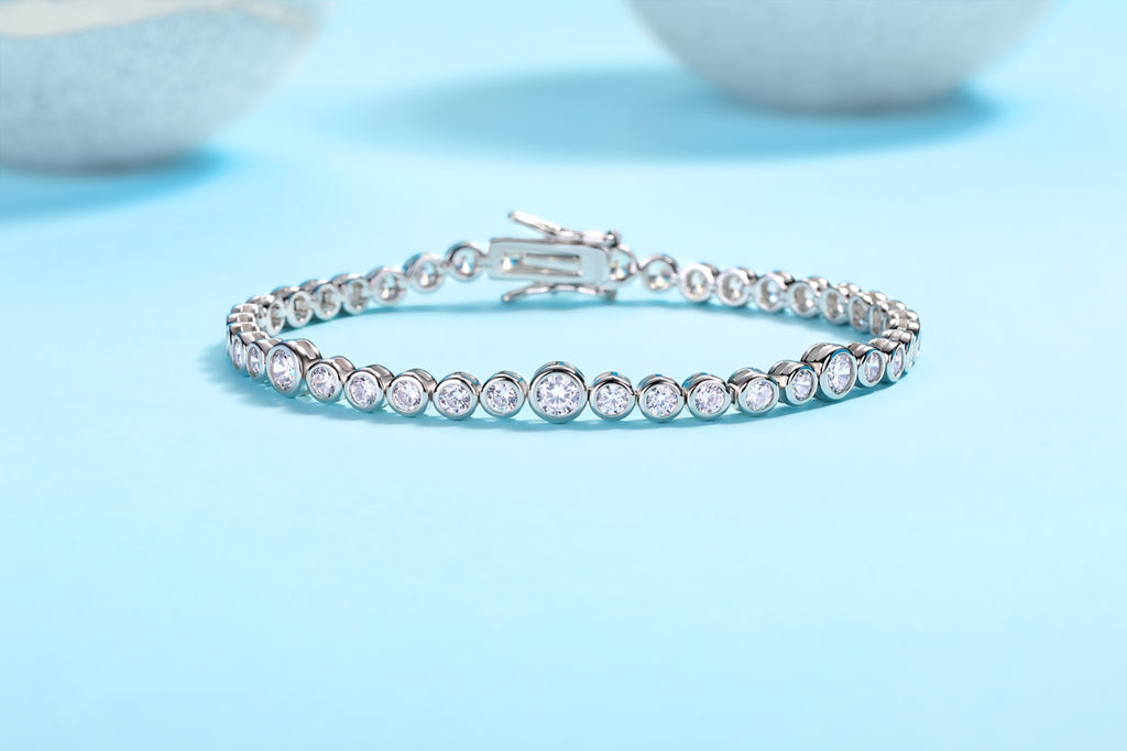 Vibrante Moissanite Tennis Bracelet in Sterling Silver