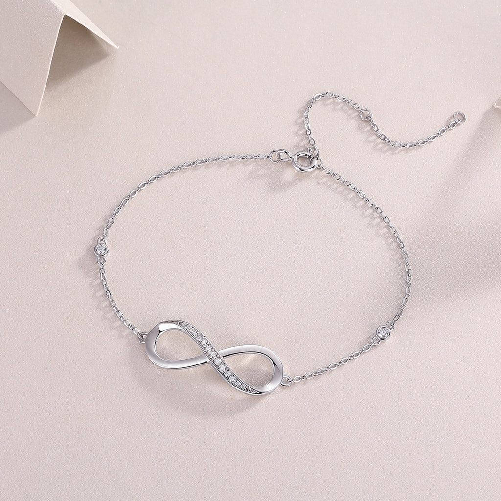 Cuorinfinito Moissanite Chain Bracelet in Sterling Silver