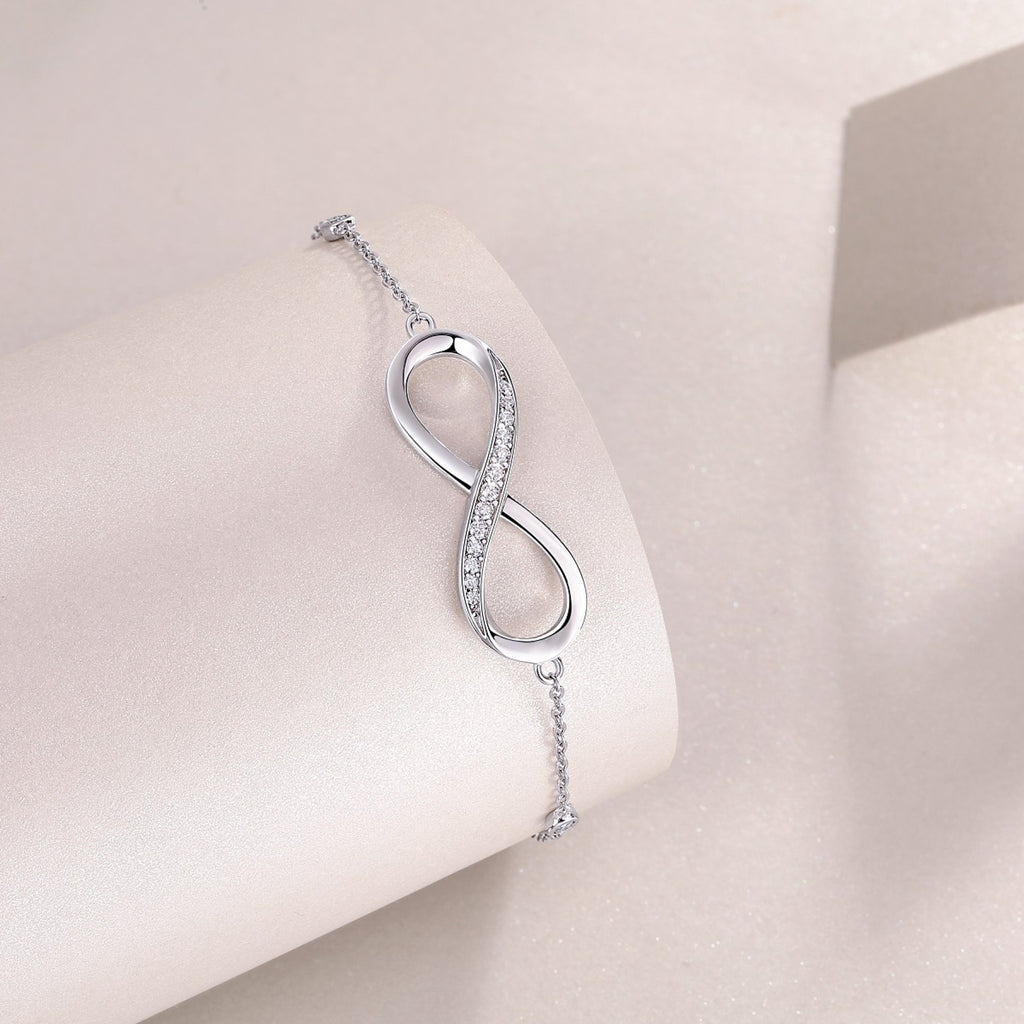 Cuorinfinito Moissanite Chain Bracelet in Sterling Silver