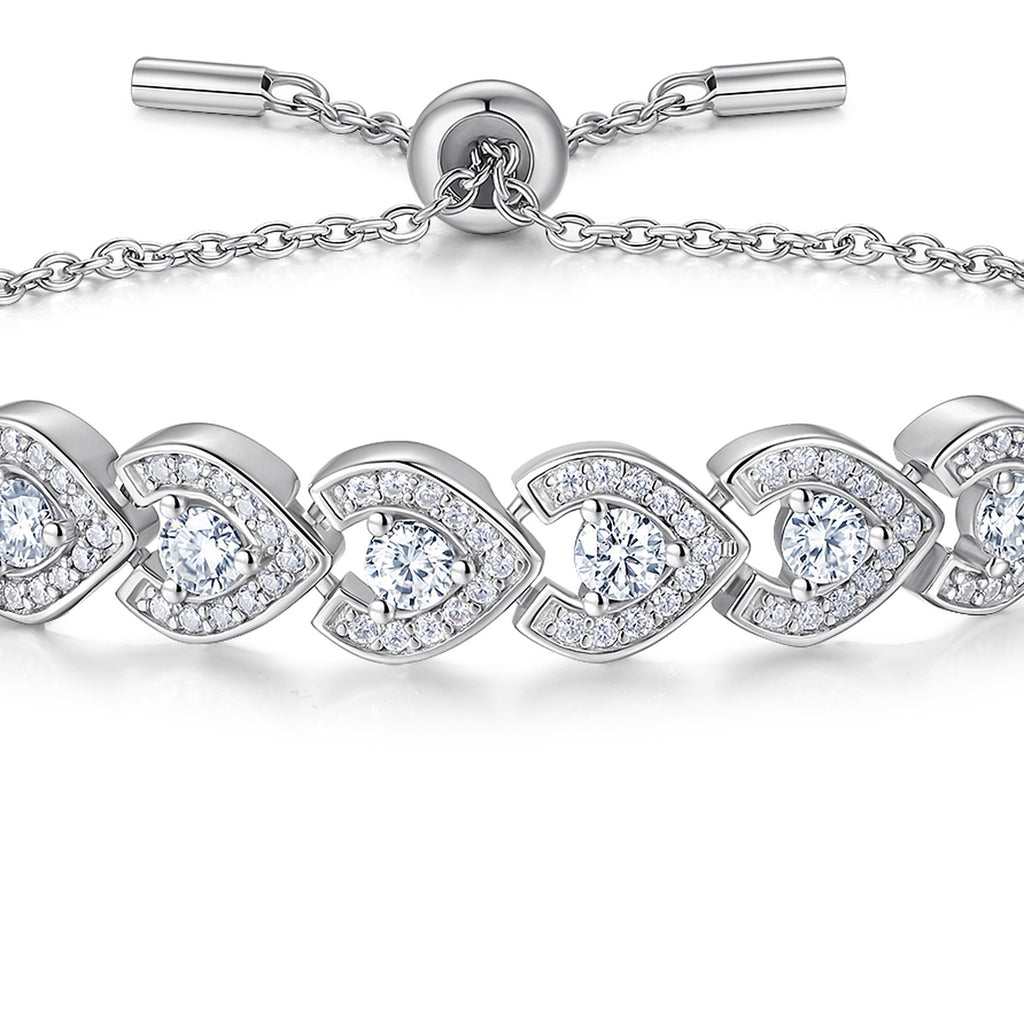 Oasi Moissanite Chain Bracelet in Sterling Silver — detail
