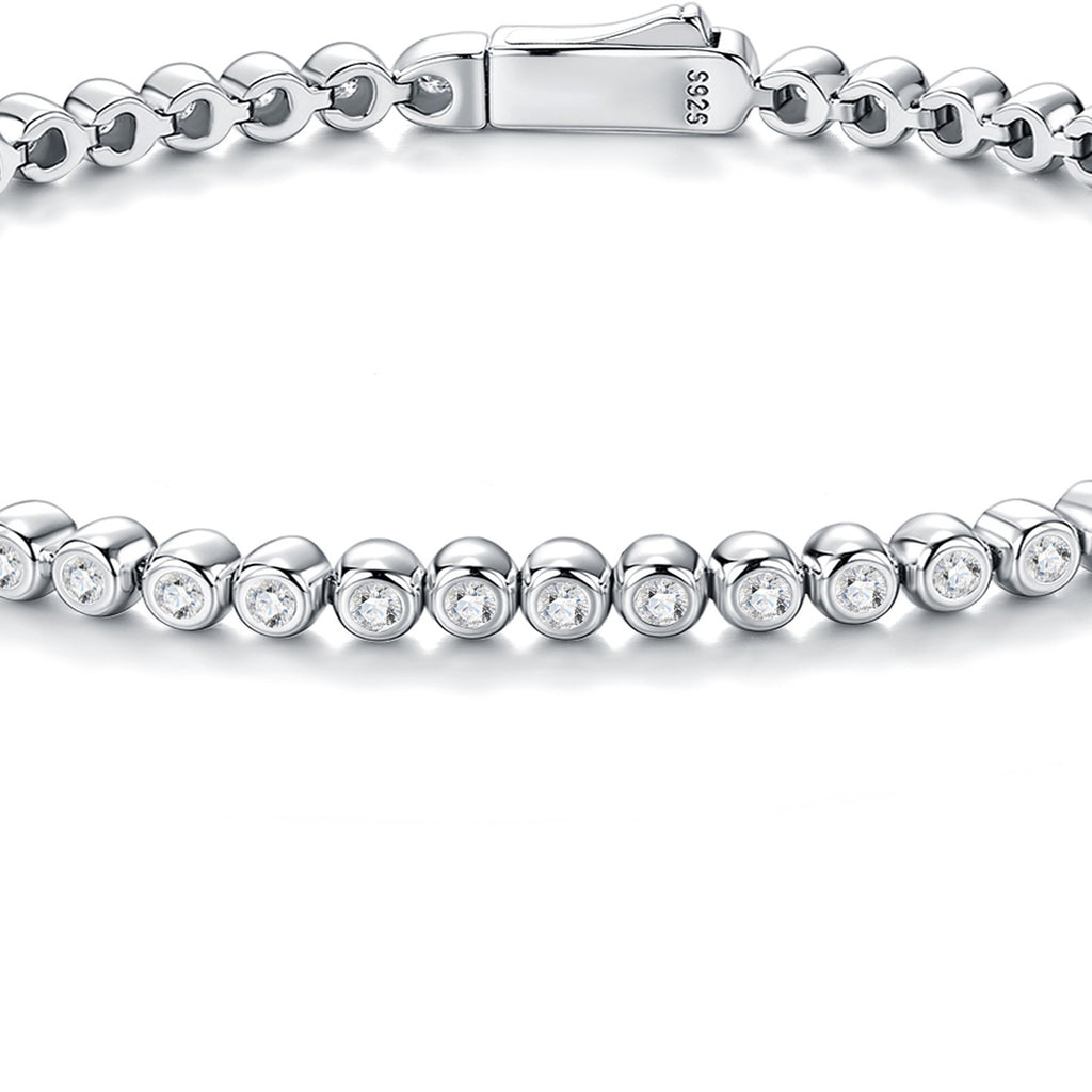 Filante Moissanite Tennis Bracelet in Sterling Silver — detail