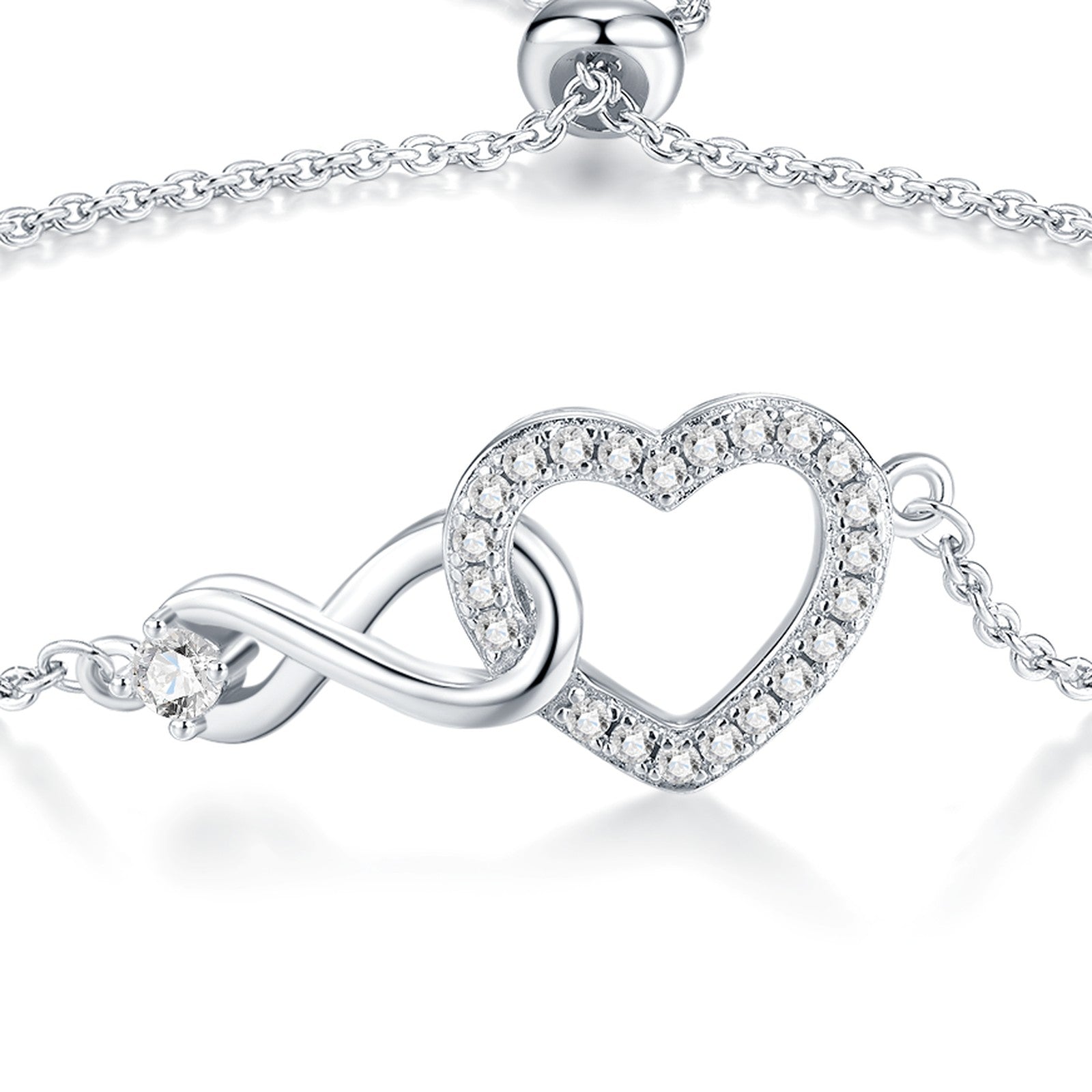 Infinicuore Moissanite Chain Bracelet in Sterling Silver — detail
