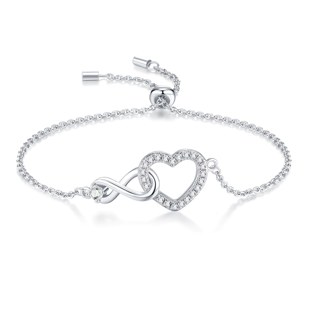 Infinicuore Moissanite Chain Bracelet in Sterling Silver