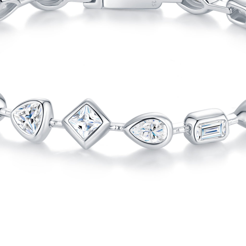 Rombi Moissanite Chain Bracelet in Sterling Silver — detail