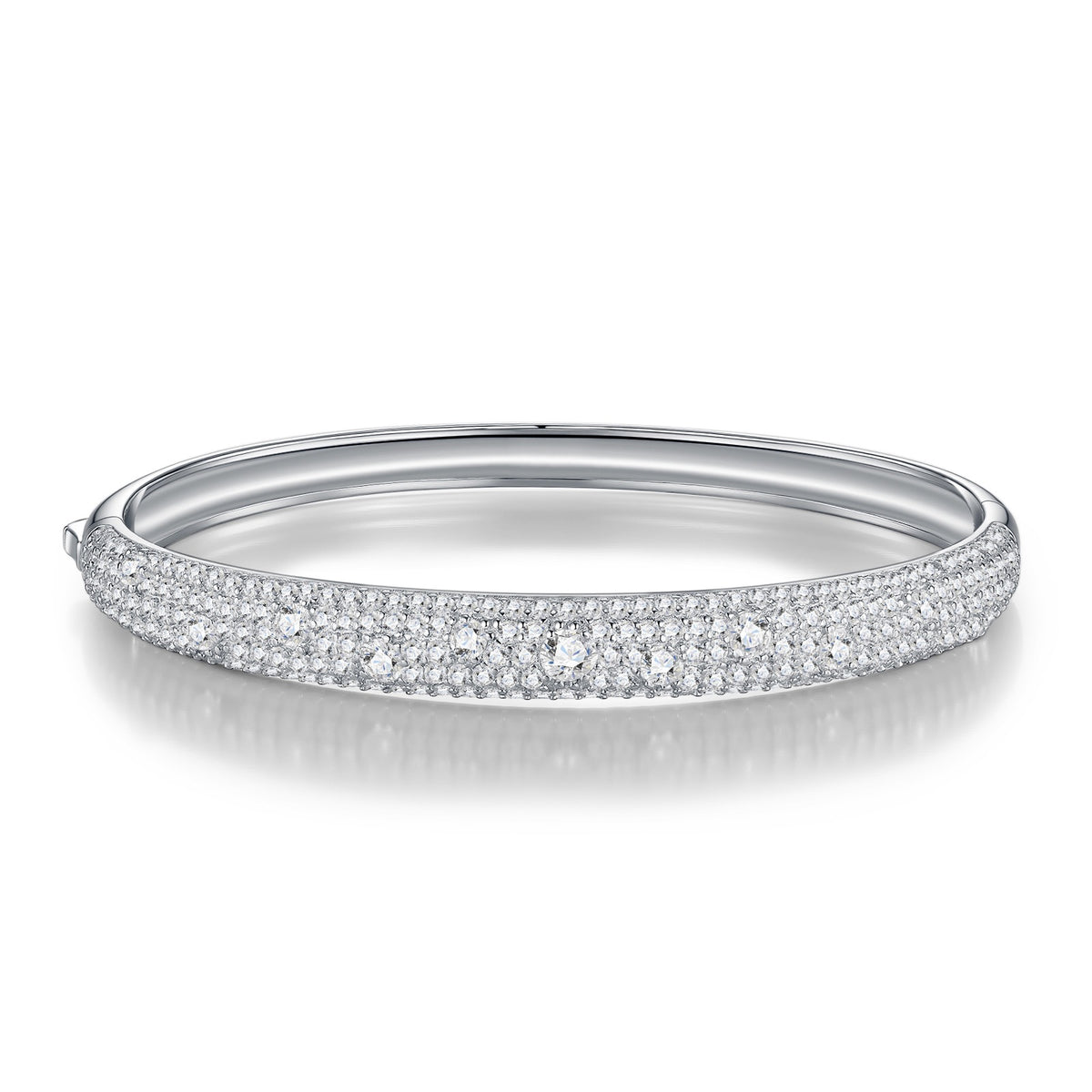 Duna Moissanite Bangle Bracelet in Sterling Silver