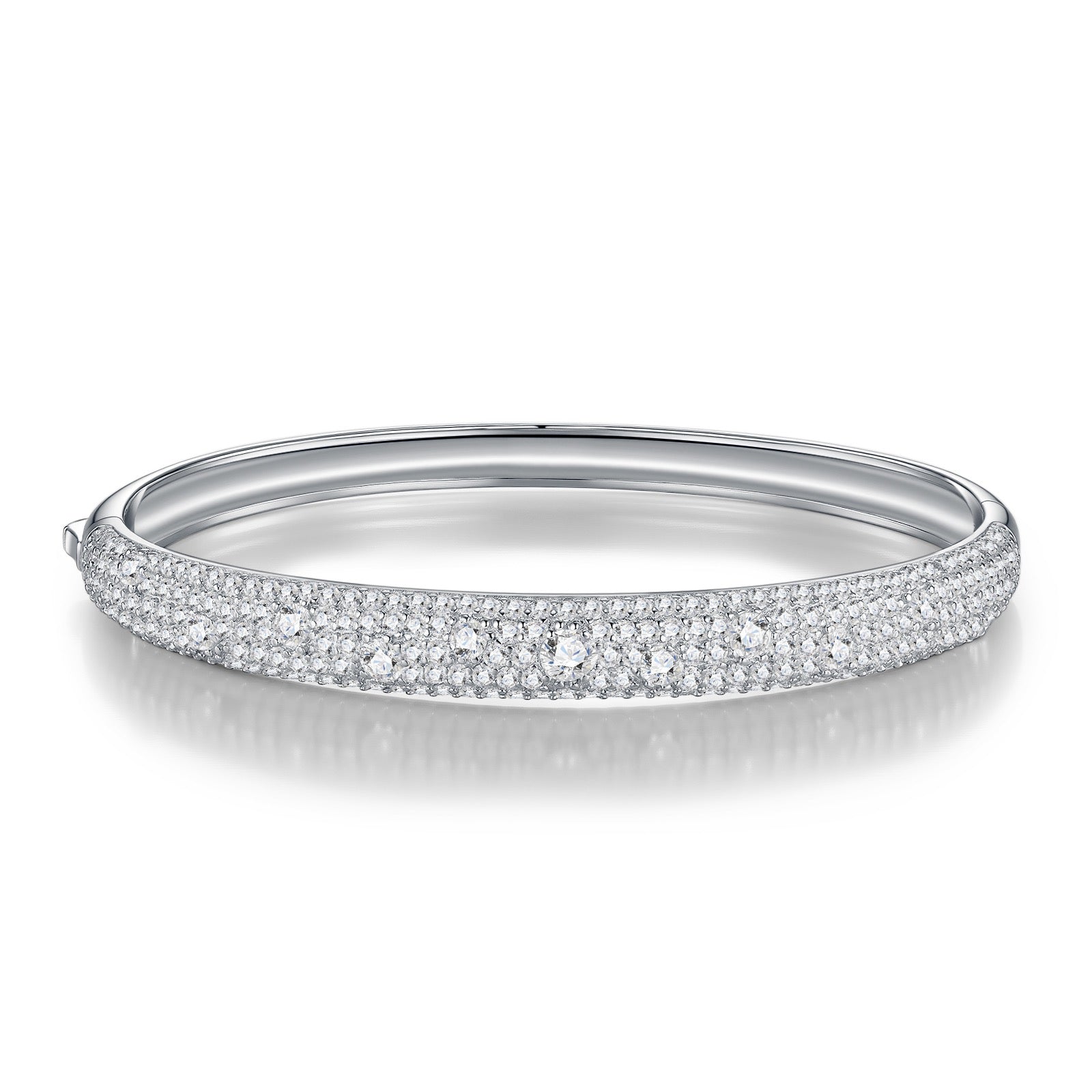 Duna Moissanite Bangle Bracelet in Sterling Silver